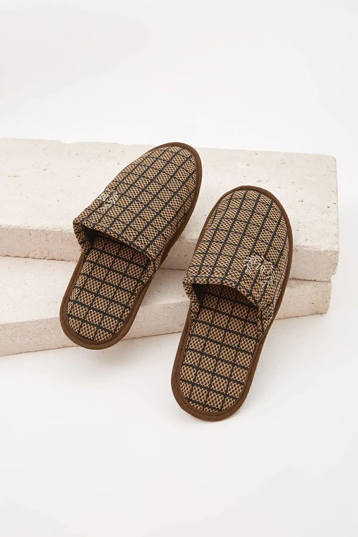 کفش راحتی خانه پکیج ۳ تایی M دمپایی زمستانی دمپایی  ست جعبه چای عروسی دمپایی مهمان - 4599 کفش راحتی خانه پکیج ۳ تایی M دمپایی زمستانی دمپایی ست جعبه چای عروسی دمپایی مهمان - 4599