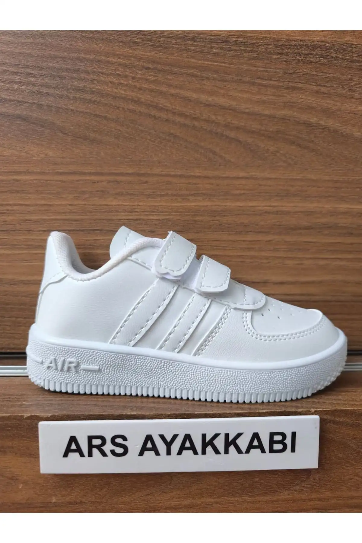 کفش بچگانه کفش ورزشی راحت و سبک بچگانه (پسرانه و دخترانه) سفید با نوار چسبی و دو نوار. - 3591 کفش بچگانه کفش ورزشی راحت و سبک بچگانه (پسرانه و دخترانه) سفید با نوار چسبی و دو نوار. - 3591