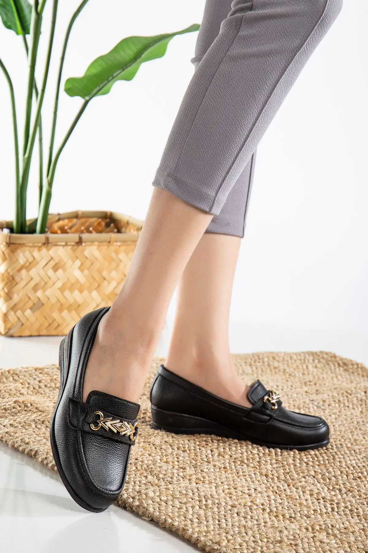 کفش اداری زنانه  راحتی ، سبک و بدون صدا، اورتپدیک،  روزمره،  بیزنسی،  مناسب برای خانه و محیطهای بیرونی - 4259 کفش اداری زنانه راحتی ، سبک و بدون صدا، اورتپدیک، روزمره، بیزنسی، مناسب برای خانه و محیطهای بیرونی - 4259