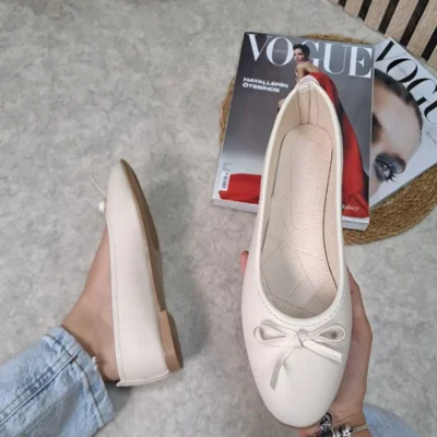 کفش تخت زنانه ‌های باله روزمره بژ با نوک بیضی، تزیین فانتزی با طرح کروکودیل، راحت و با زیره دندانه‌دار 112 - 4525