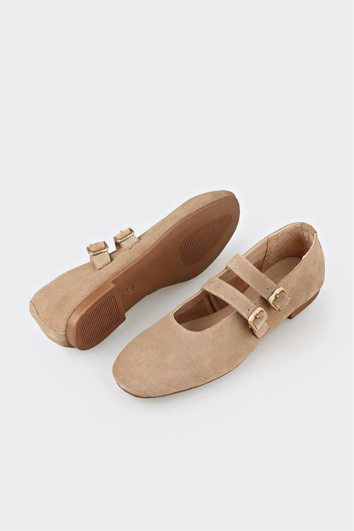 کفش تخت زنانه روزمره چرم بژ - 4548 کفش تخت زنانه روزمره چرم بژ - 4548