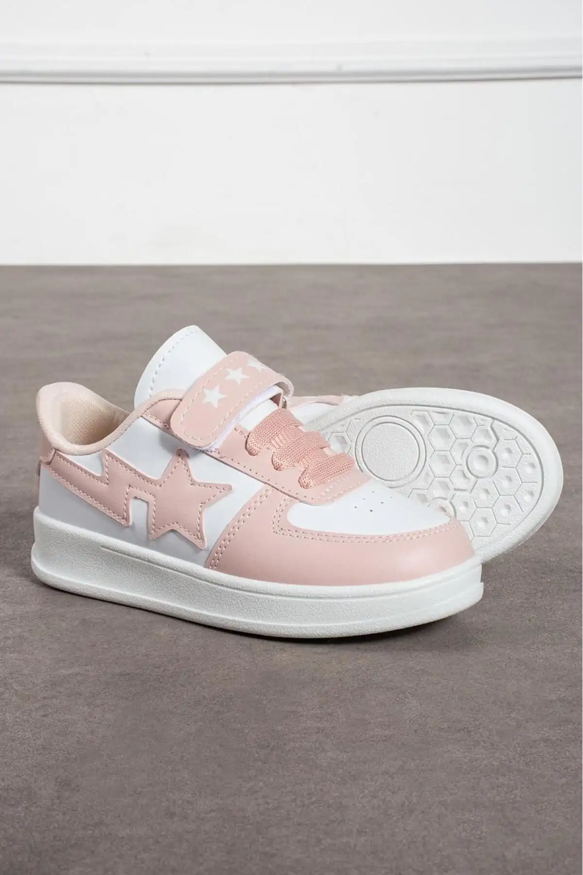 کفش دخترانه کفش ورزشی مدرسهای بچگانه با چسبی - 3804 کفش دخترانه کفش ورزشی مدرسهای بچگانه با چسبی - 3804