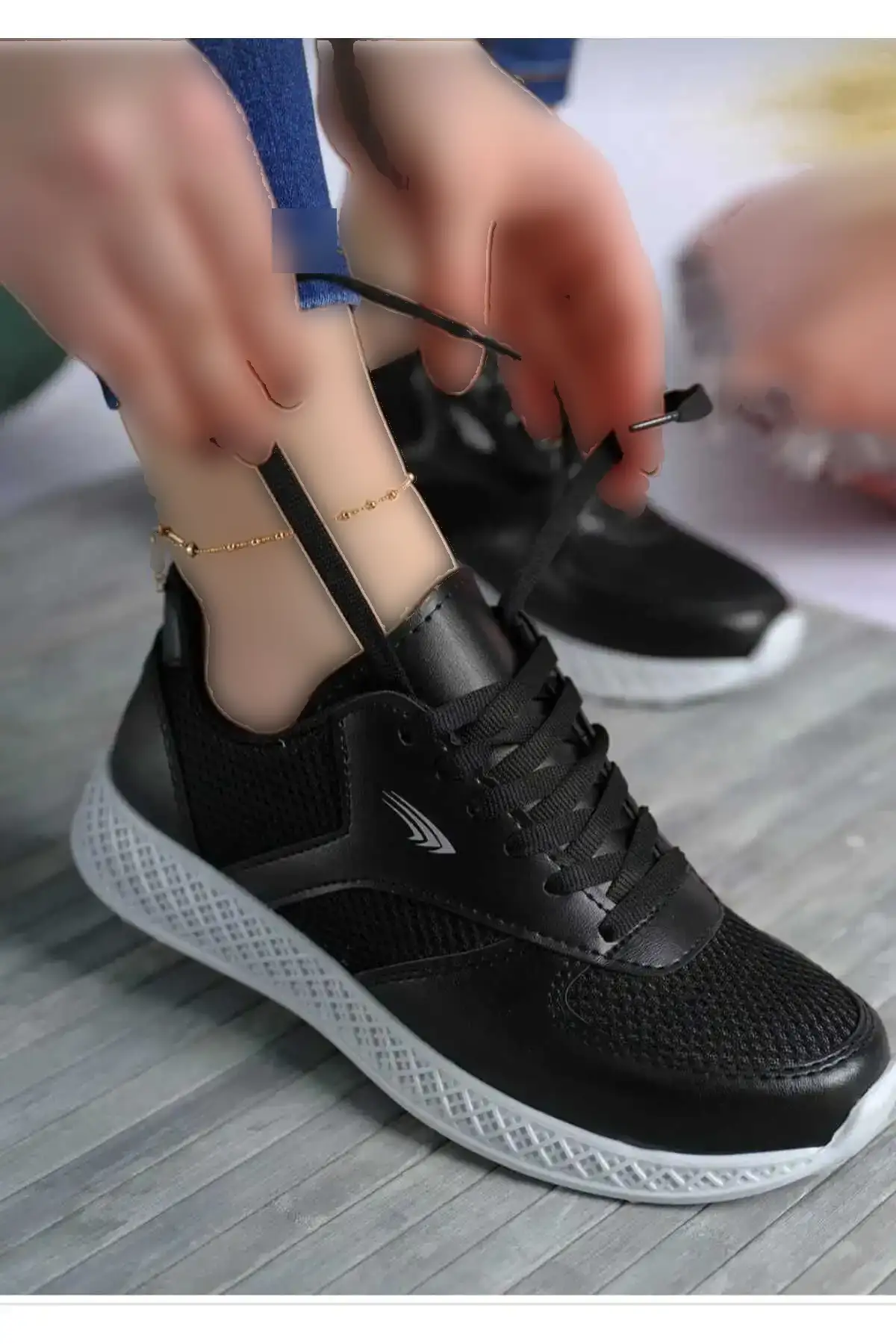 کفش تخت زنانه کفش مشکی و سفید با کفی ضخیم و مشبک - 3785 کفش تخت زنانه کفش مشکی و سفید با کفی ضخیم و مشبک - 3785