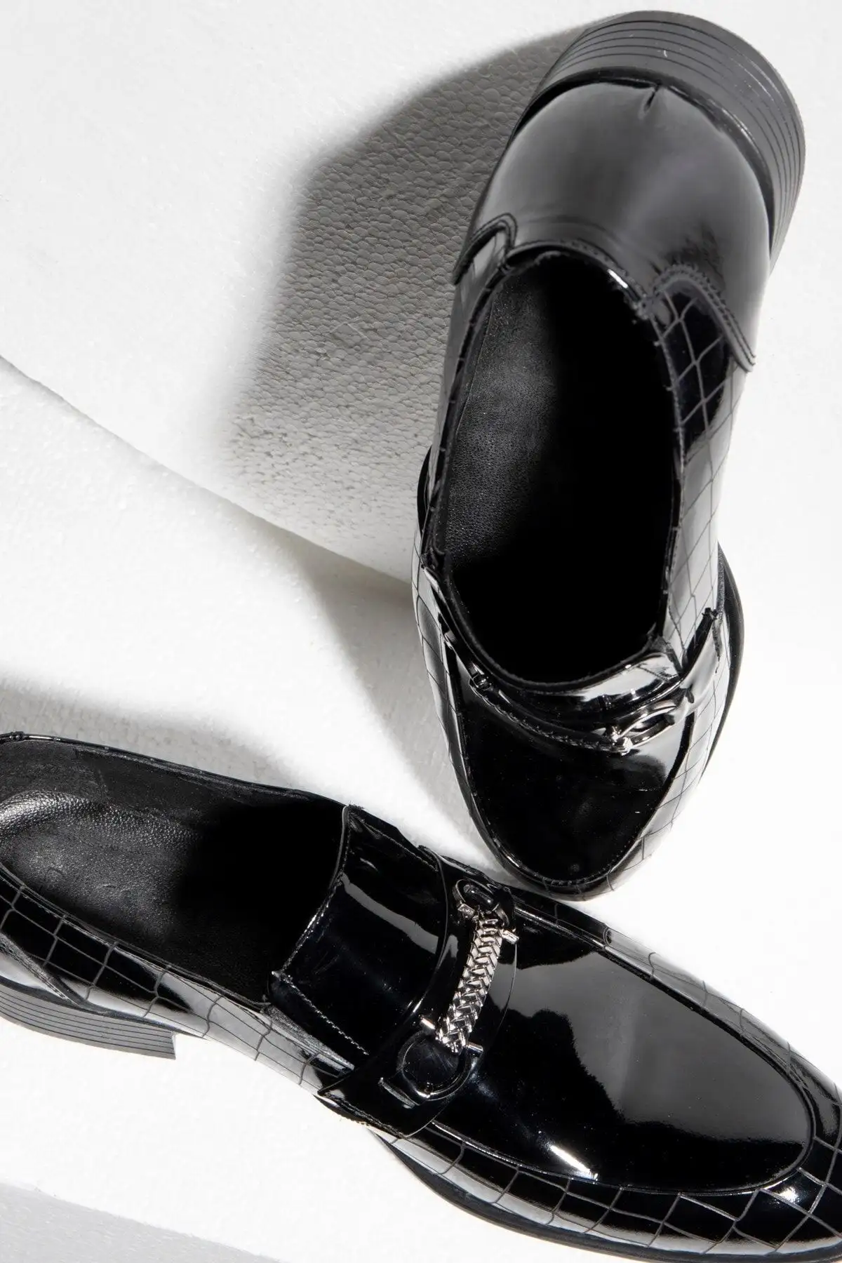 کفش روزمره مردانه لنتا کفش مردانه کلاسیک چرمی طبیعی لافر کلاسیک - 3938 کفش روزمره مردانه لنتا کفش مردانه کلاسیک چرمی طبیعی لافر کلاسیک - 3938