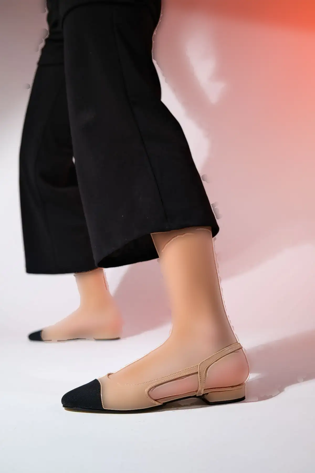 کفش تخت زنانه  بالشتی  لژو با رویه چرم بیج و پشت باز - 4512 کفش تخت زنانه بالشتی لژو با رویه چرم بیج و پشت باز - 4512