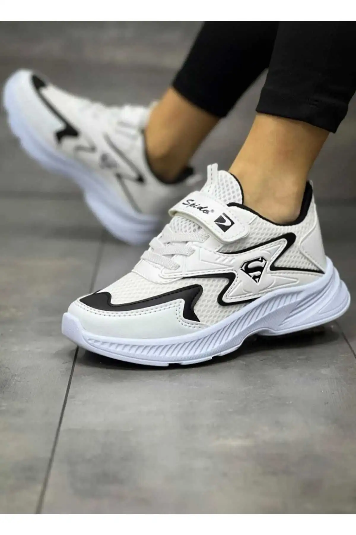 کفش نوزاد پسر  ورزشی بچگانه اسپرت سفید و مشکی با بند، یک چسب، انعطافپذیر و سبک، قابل تنفس و یونیسکس با رویه مشبک - 4112 کفش نوزاد پسر ورزشی بچگانه اسپرت سفید و مشکی با بند، یک چسب، انعطافپذیر و سبک، قابل تنفس و یونیسکس با رویه مشبک - 4112