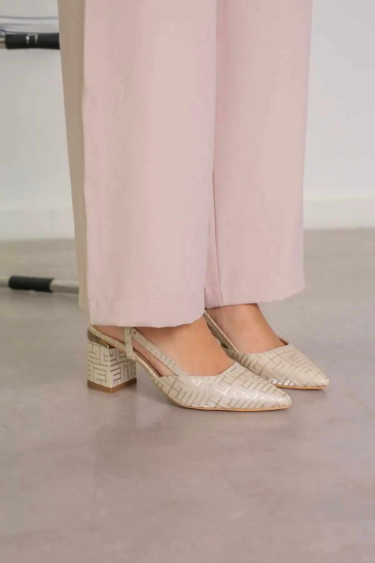 کفش پاشنه‌ بلند زنانه مدل FL230 دار 5 سانتی‌متری جدید فصل تِن (ساتن) - 5137