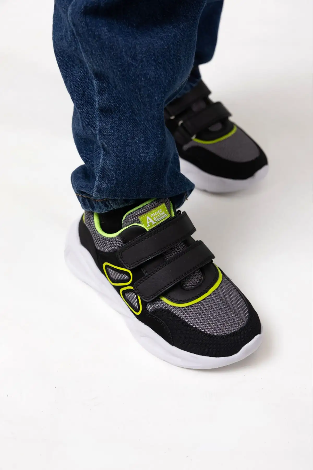 کفش پسرانه  ورزشی مردانه و  با زیره فوق سبک مانج ایر مشکی - 4480 کفش پسرانه ورزشی مردانه و با زیره فوق سبک مانج ایر مشکی - 4480