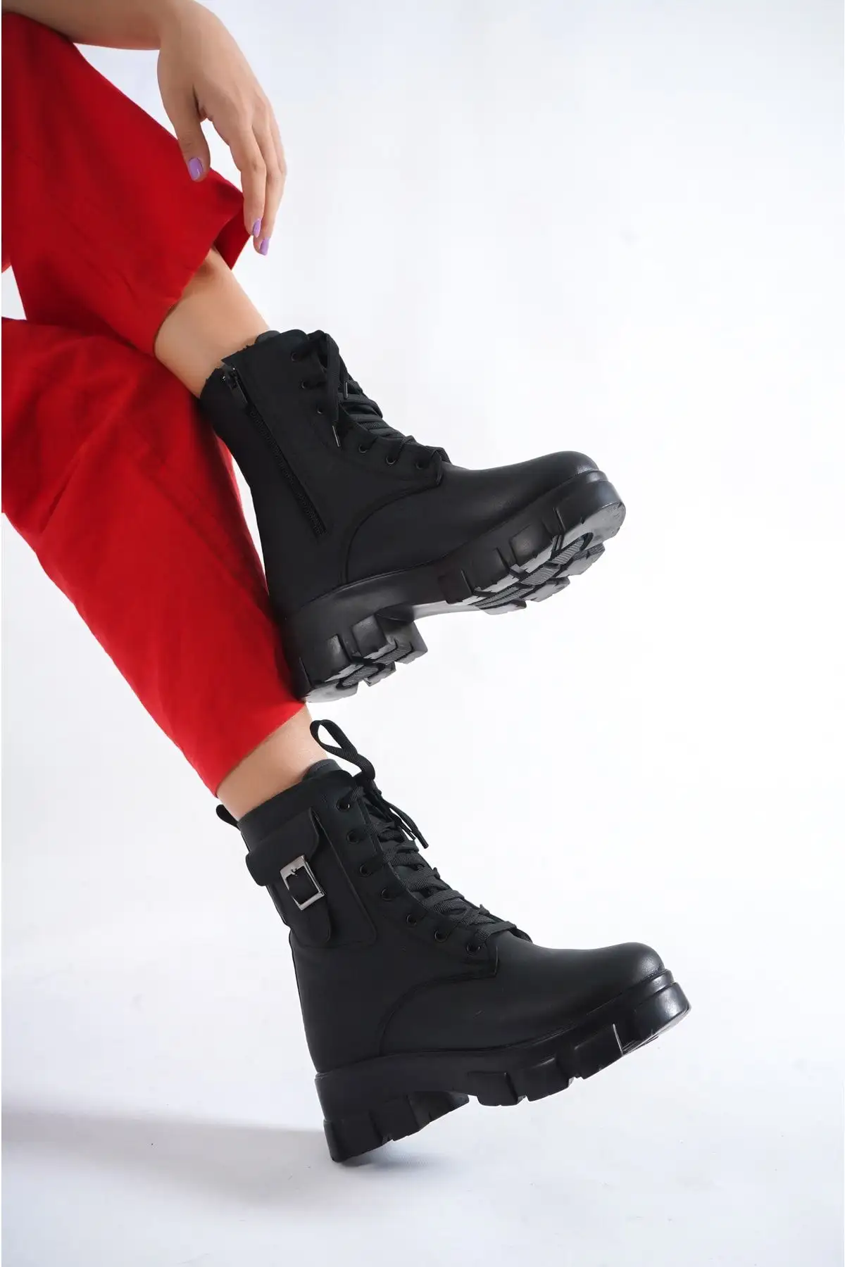 بوت و نیم‌ بوت زنانه پتین مشکی با جیب قلاب، داخل خز دار زیپدار Wsb0206 - 5032