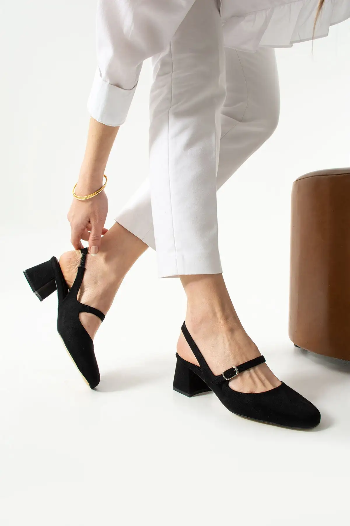 کفش پاشنه بلند زنانه  پاشنه کوتاه کوتاه مشکی  - گزینهای شیک برای ترکیبات روزمره و دعوتها - 4329 کفش پاشنه بلند زنانه  پاشنه کوتاه کوتاه مشکی - گزینهای شیک برای ترکیبات روزمره و دعوتها - 4329