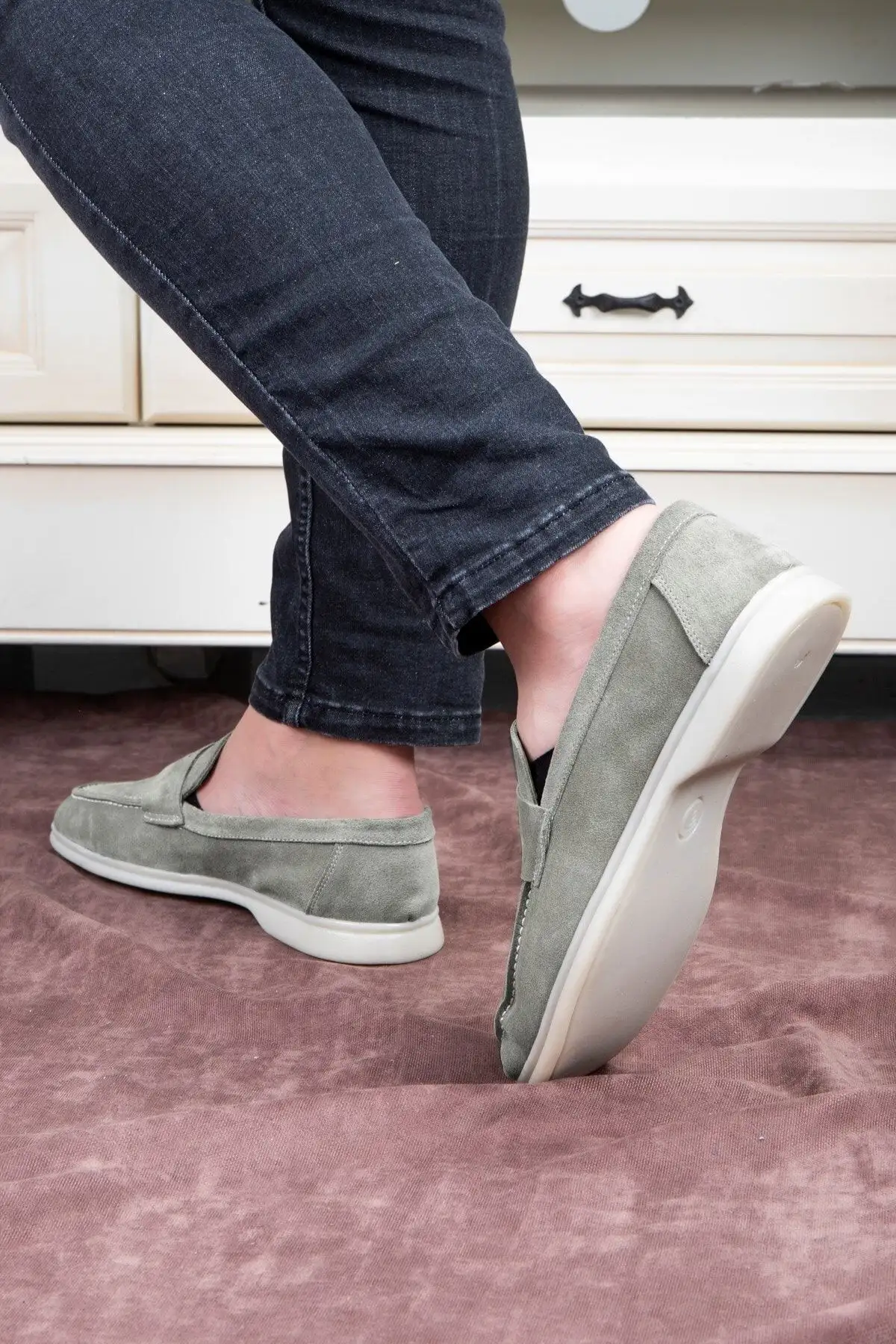 کفش سایز بزرگ مردانه روزمره آنتی سوئد با رویه چرم طبیعی مدل لوفر رنگ کرم بژ - 5045