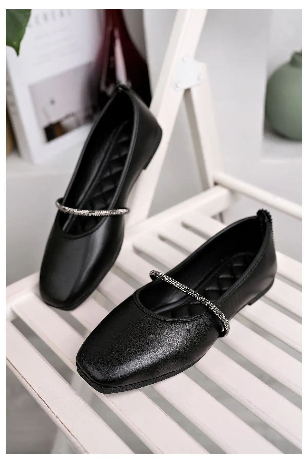 کفش اداری زنانه  مسطح  مشکی سنگدار شیک برای خانه، کار و استفاده روزمره - 4260 کفش اداری زنانه مسطح مشکی سنگدار شیک برای خانه، کار و استفاده روزمره - 4260