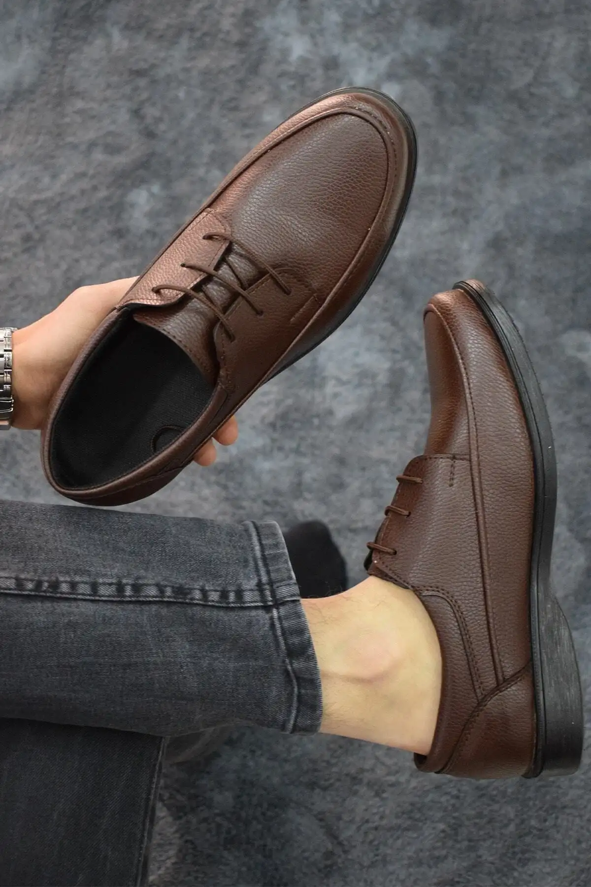 کفش روزمره مردانه   قهوهای بنددار با رویه چرم مصنوعی،  پدرانه با طراحی کلاسیک و مدرن - 4784 کفش روزمره مردانه قهوهای بنددار با رویه چرم مصنوعی، پدرانه با طراحی کلاسیک و مدرن - 4784