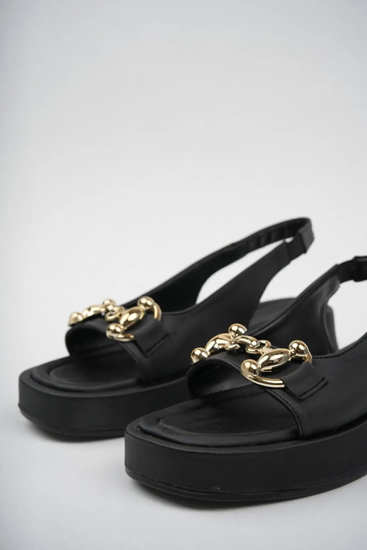 کفش صندل زنانه تولیدات توکا: روزمره، راحت، ، ، دمپایی با جزئیات. - 4686 کفش صندل زنانه تولیدات توکا: روزمره، راحت، ، ، دمپایی با جزئیات. - 4686