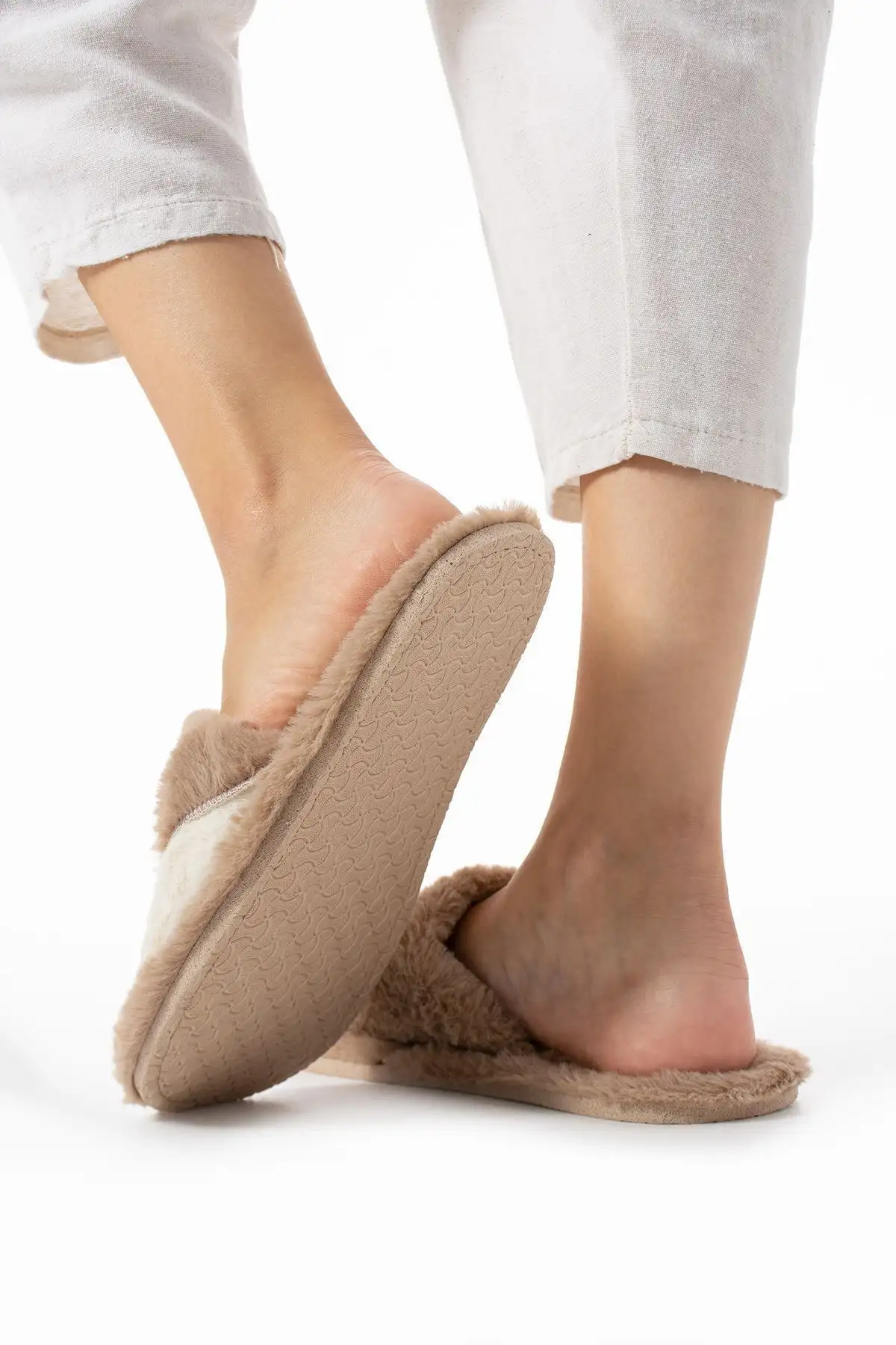 کفش راحتی خانه پک سهتایی دمپایی پشمی با زیره دوخته شده چینیلا، دمپایی طرح پیچ دار، مناسب برای ، ست جهیزیه - 3988 کفش راحتی خانه پک سهتایی دمپایی پشمی با زیره دوخته شده چینیلا، دمپایی طرح پیچ دار، مناسب برای ، ست جهیزیه - 3988