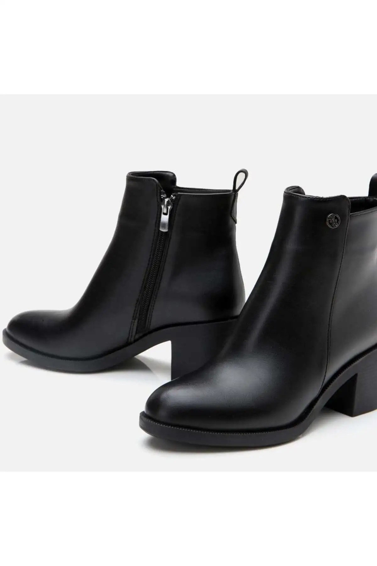 بوت و نیم بوت زنانه پوتین زنانه مشکی 01BOY295410A100 - 3456 بوت و نیم بوت زنانه پوتین زنانه مشکی 01BOY295410A100 - 3456