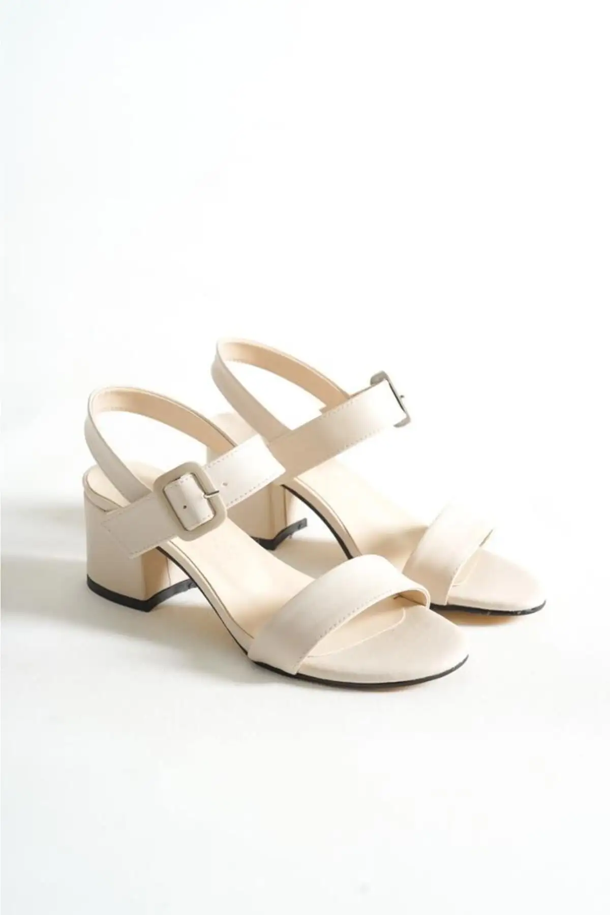 صندل زنانه پاشنه بلند روزمره - 5422