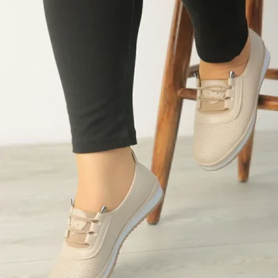 کفش زنانه بالشتکی روزمره نرم راحت با رویه چرمی و بندهای سوراخ‌دار - 4053