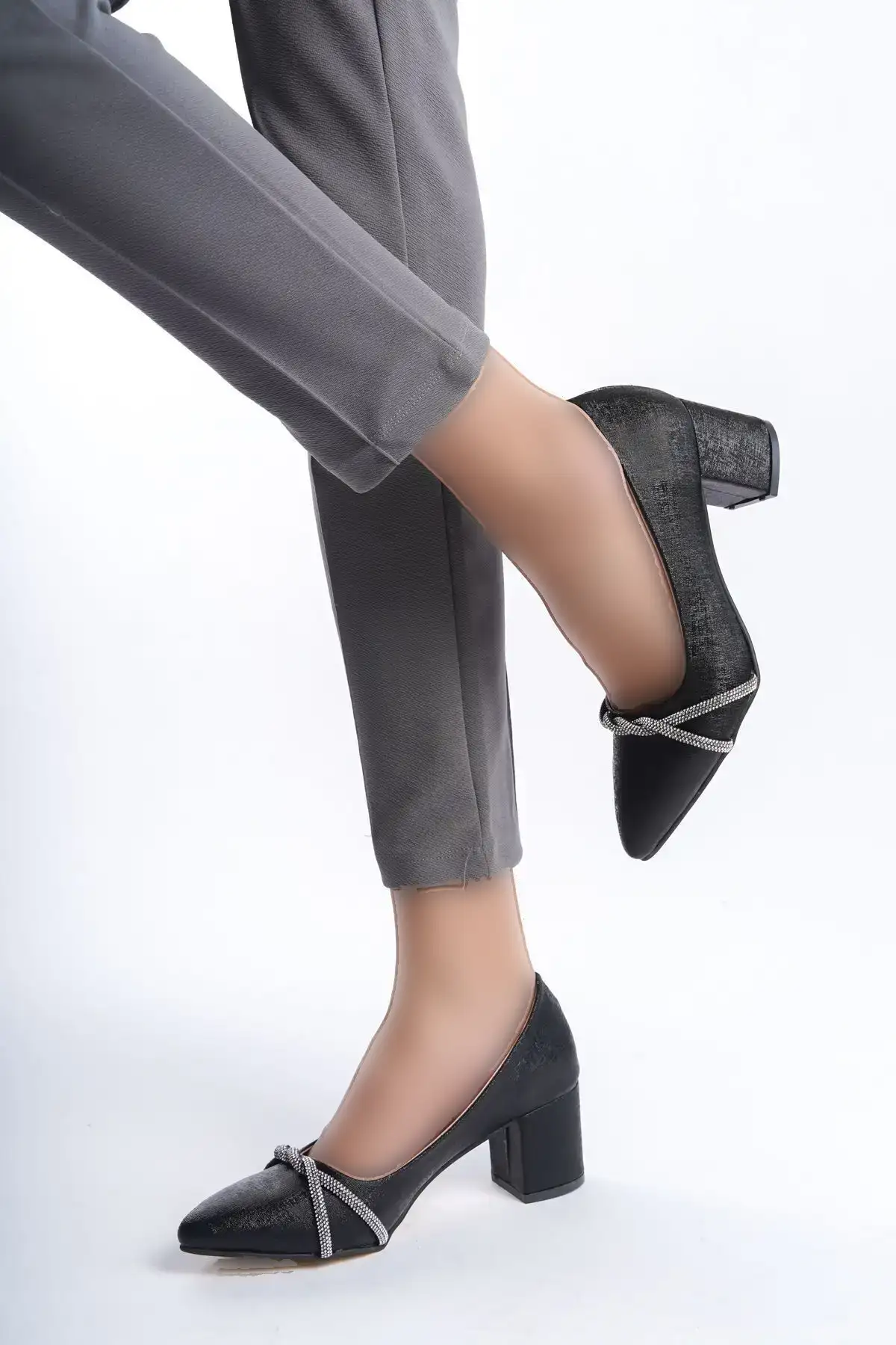 کفش اداری زنانه کفش مجلسی زنانه پاشنه بلند با نوک تیز و تزئینات سنگی - 3556 کفش اداری زنانه کفش مجلسی زنانه پاشنه بلند با نوک تیز و تزئینات سنگی - 3556