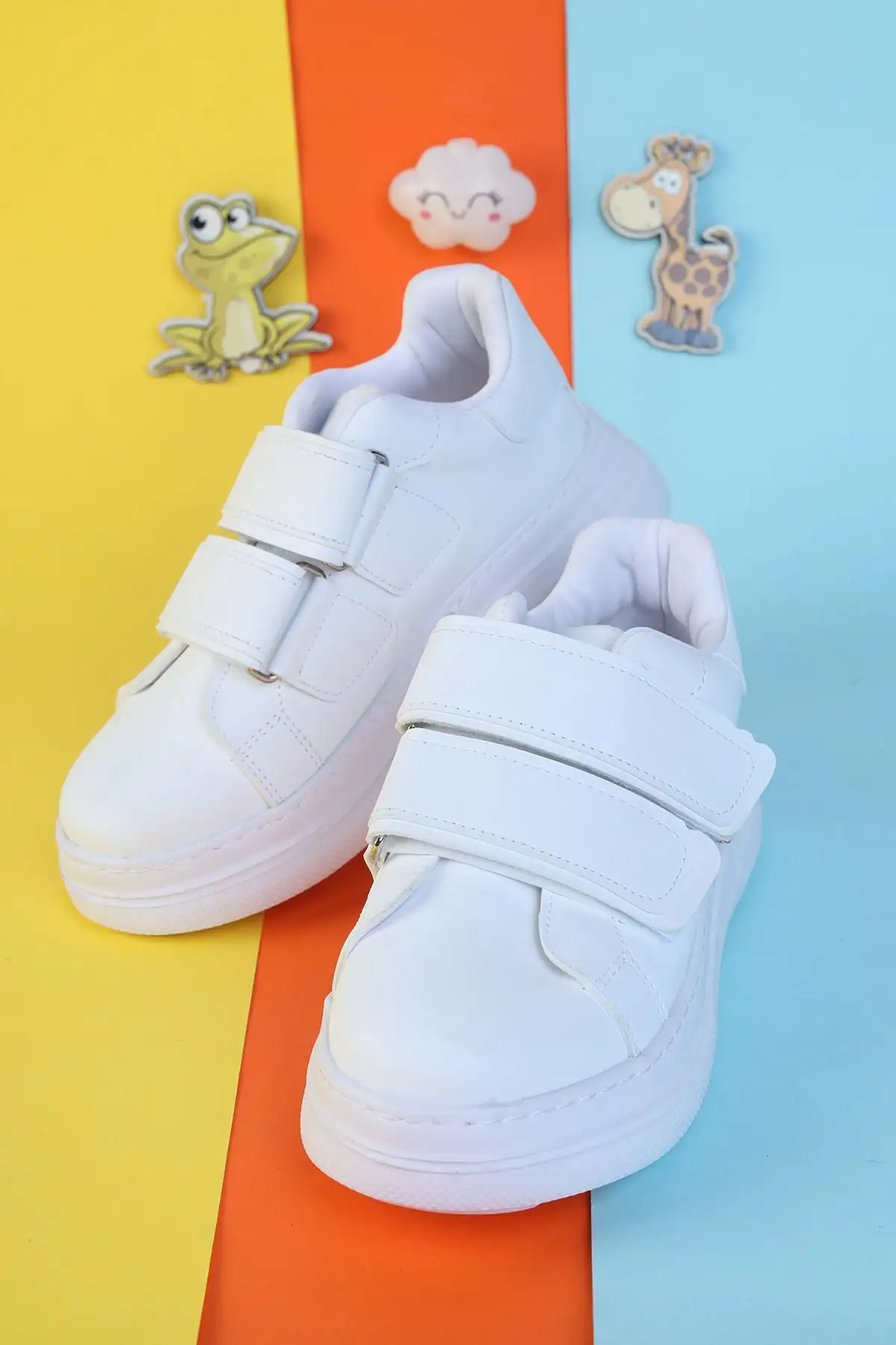 کفش دخترانه کفش ورزشی ساده و راحت بچهگانه با کفه کشسان و تنفسپذیر (یونیسکس) - 3816 کفش دخترانه کفش ورزشی ساده و راحت بچهگانه با کفه کشسان و تنفسپذیر (یونیسکس) - 3816