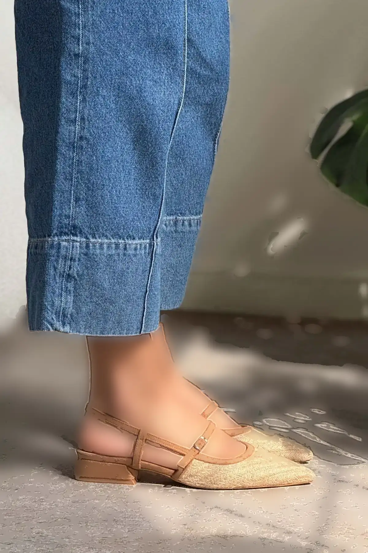 کفش تخت زنانه راحتی با جزئیات کمربند حصیری قهوهای تیره و نوک تیز و پاشنه کوتاه X-Harmony - 4518 کفش تخت زنانه راحتی با جزئیات کمربند حصیری قهوهای تیره و نوک تیز و پاشنه کوتاه X-Harmony - 4518