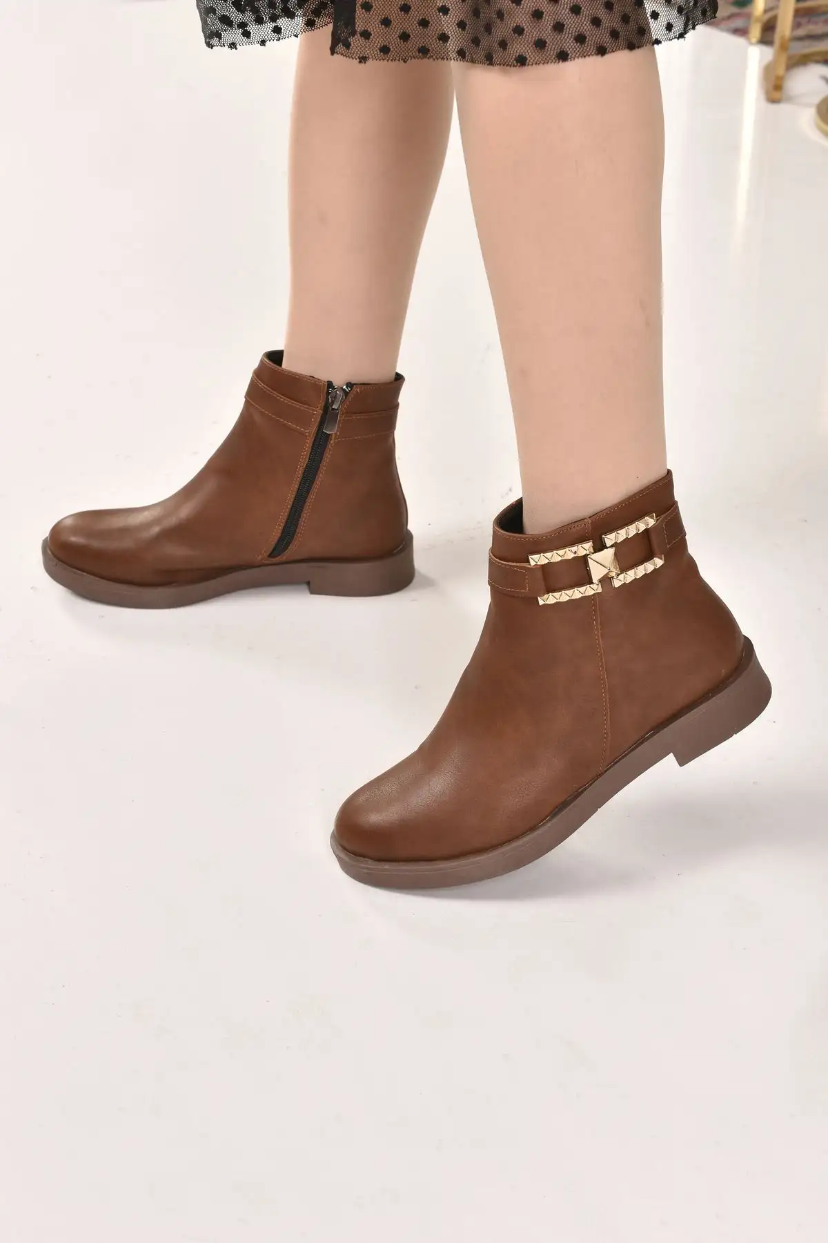 بوت و نیم بوت زنانه چکمه چلسی رزمره با جزئیات بند - 4988 بوت و نیم بوت زنانه چکمه چلسی رزمره با جزئیات بند - 4988