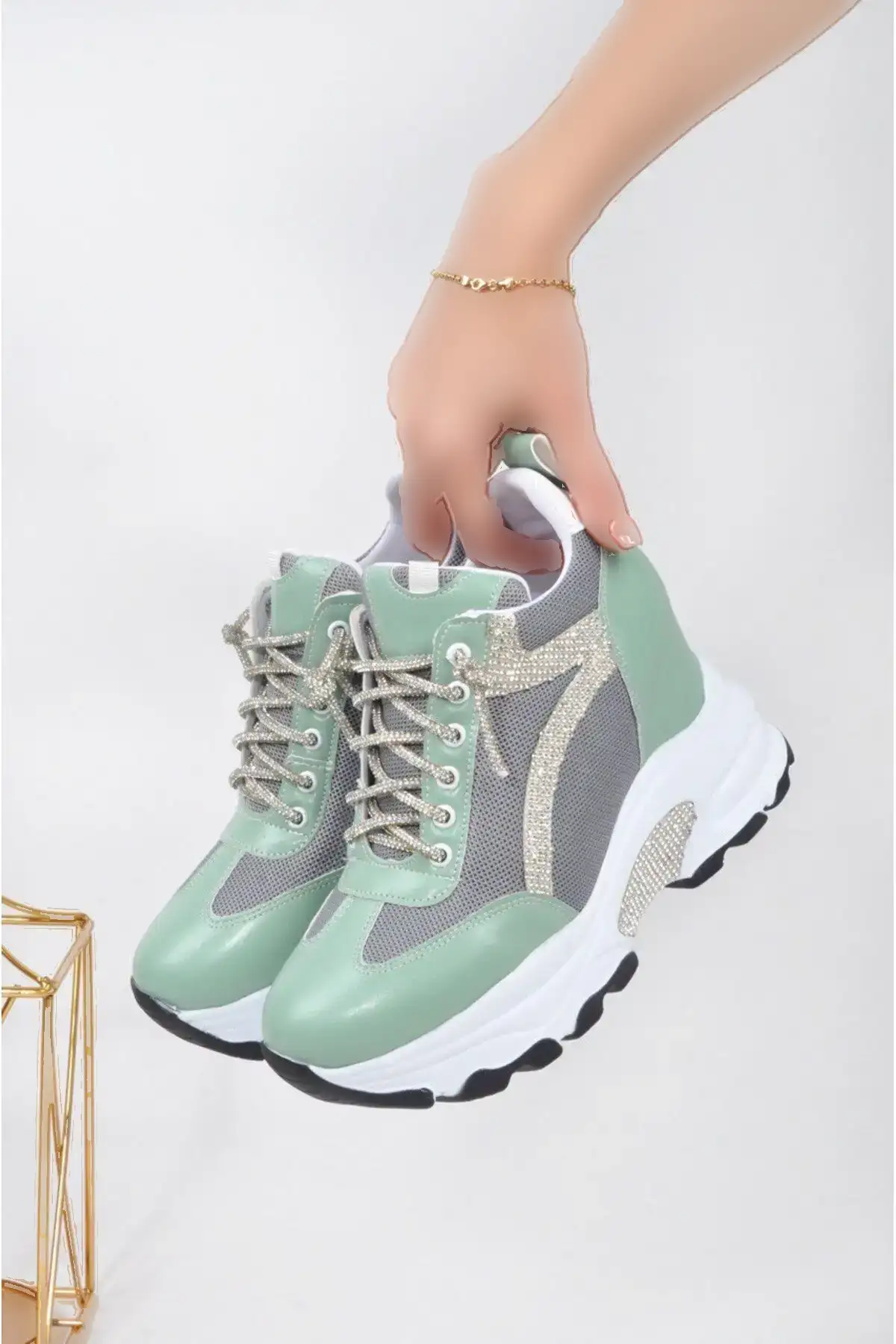 کفش تخت زنانه کفش ورزشی پاشنه پهن جیر زنانه با سنگهای تزئینی - 3786 کفش تخت زنانه کفش ورزشی پاشنه پهن جیر زنانه با سنگهای تزئینی - 3786