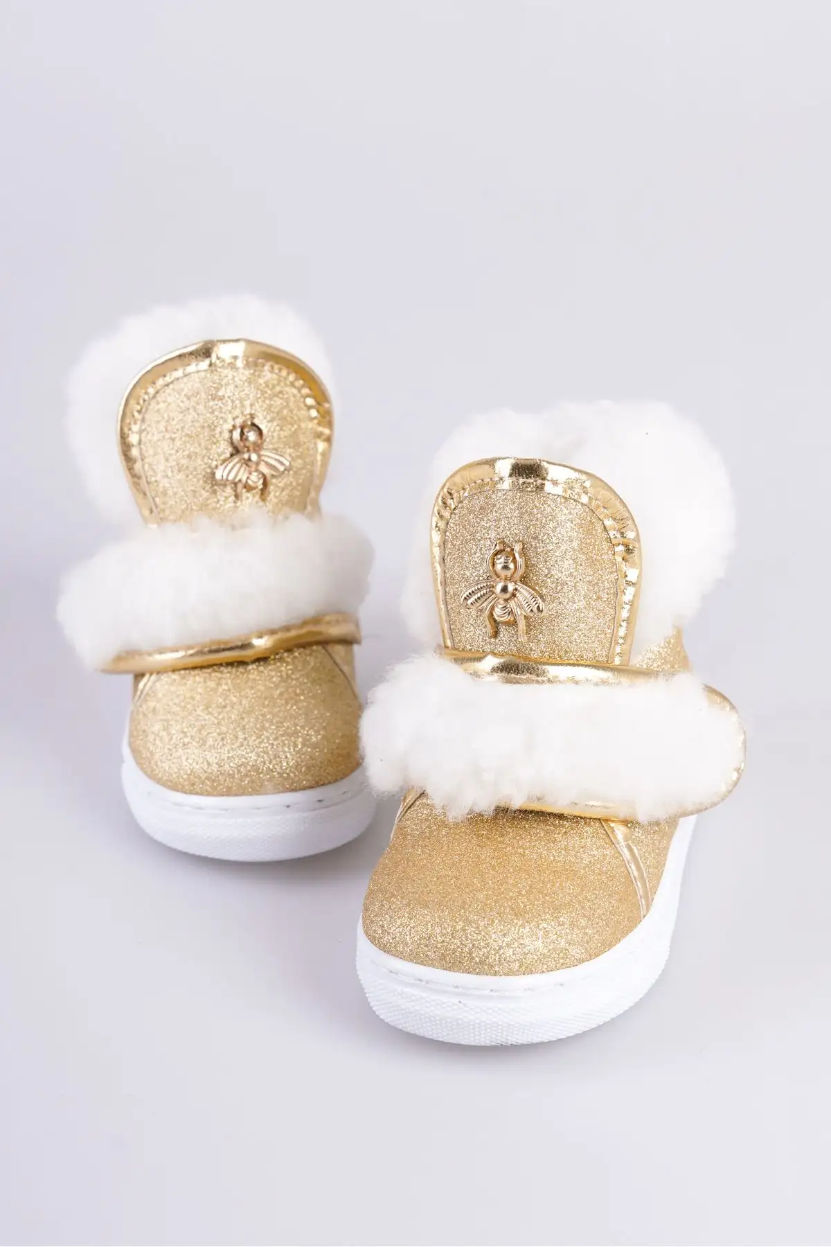 بوت بچگانه بوت دخترانه با جزئیات زنبوری و زیره ضد لغزش، با رویه مخملی و پوشش طلایی. - 3411