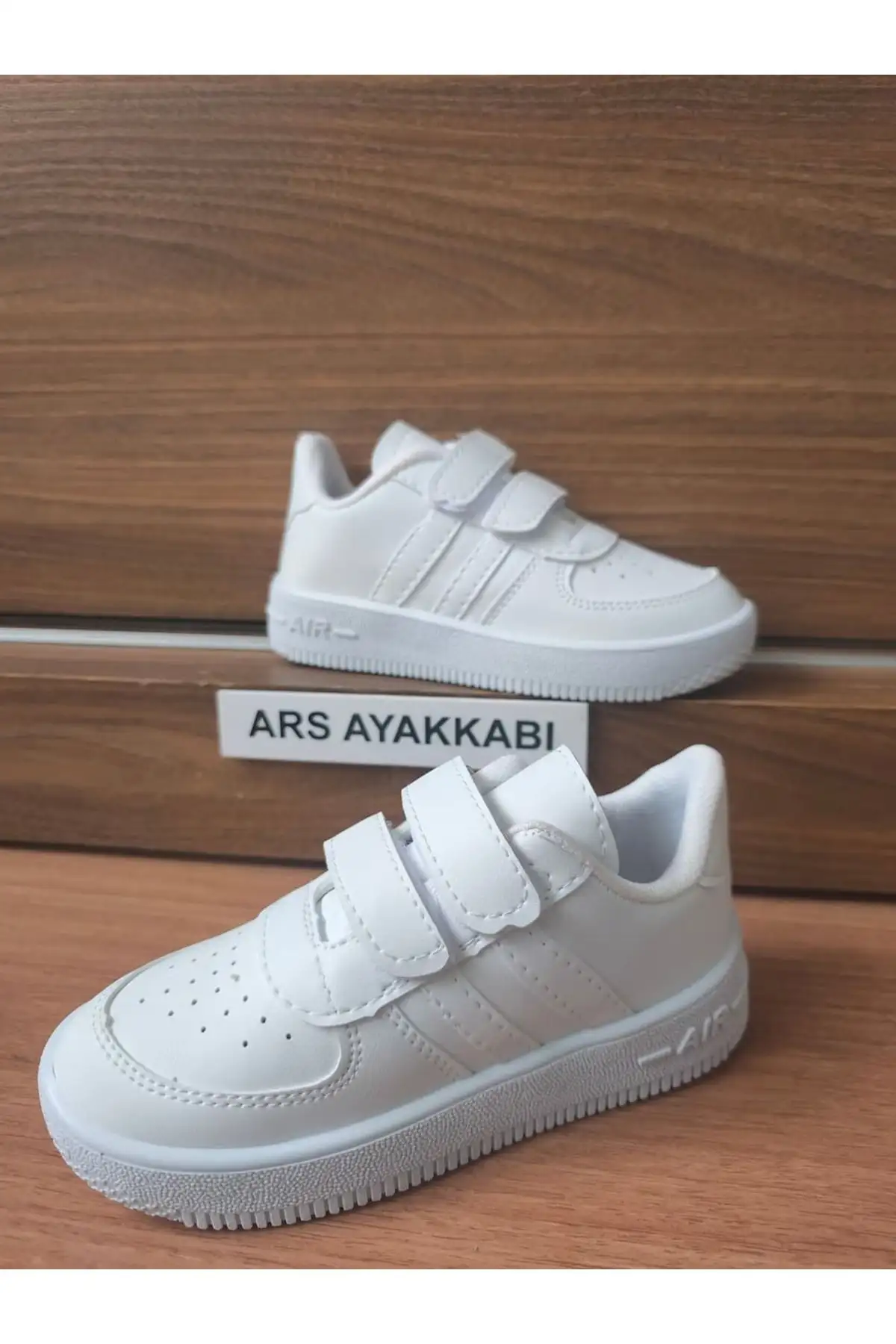 کفش بچگانه کفش ورزشی راحت و سبک بچگانه (پسرانه و دخترانه) سفید با نوار چسبی و دو نوار. - 3591 کفش بچگانه کفش ورزشی راحت و سبک بچگانه (پسرانه و دخترانه) سفید با نوار چسبی و دو نوار. - 3591
