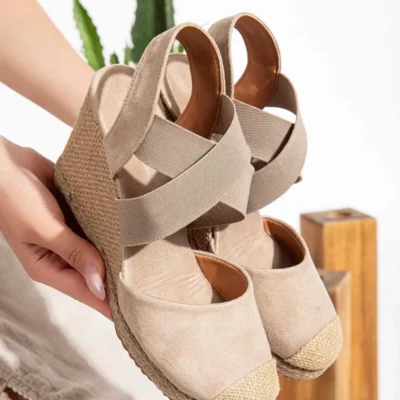 کفش پاشنه‌ بلند زنانه مدل پاشنه با رویه جیر رنگ بژ و جزئیات حصیری و لاستیکی، کد مدل 03 - 4439