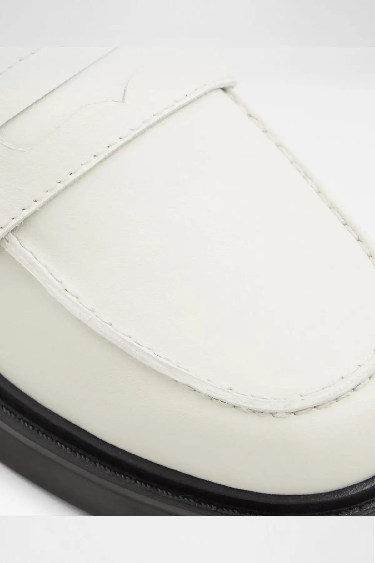 ورما - کفش لواتر زنانه از جنس چرم طبیعی سفید - 3702 ورما - کفش لواتر زنانه از جنس چرم طبیعی سفید - 3702