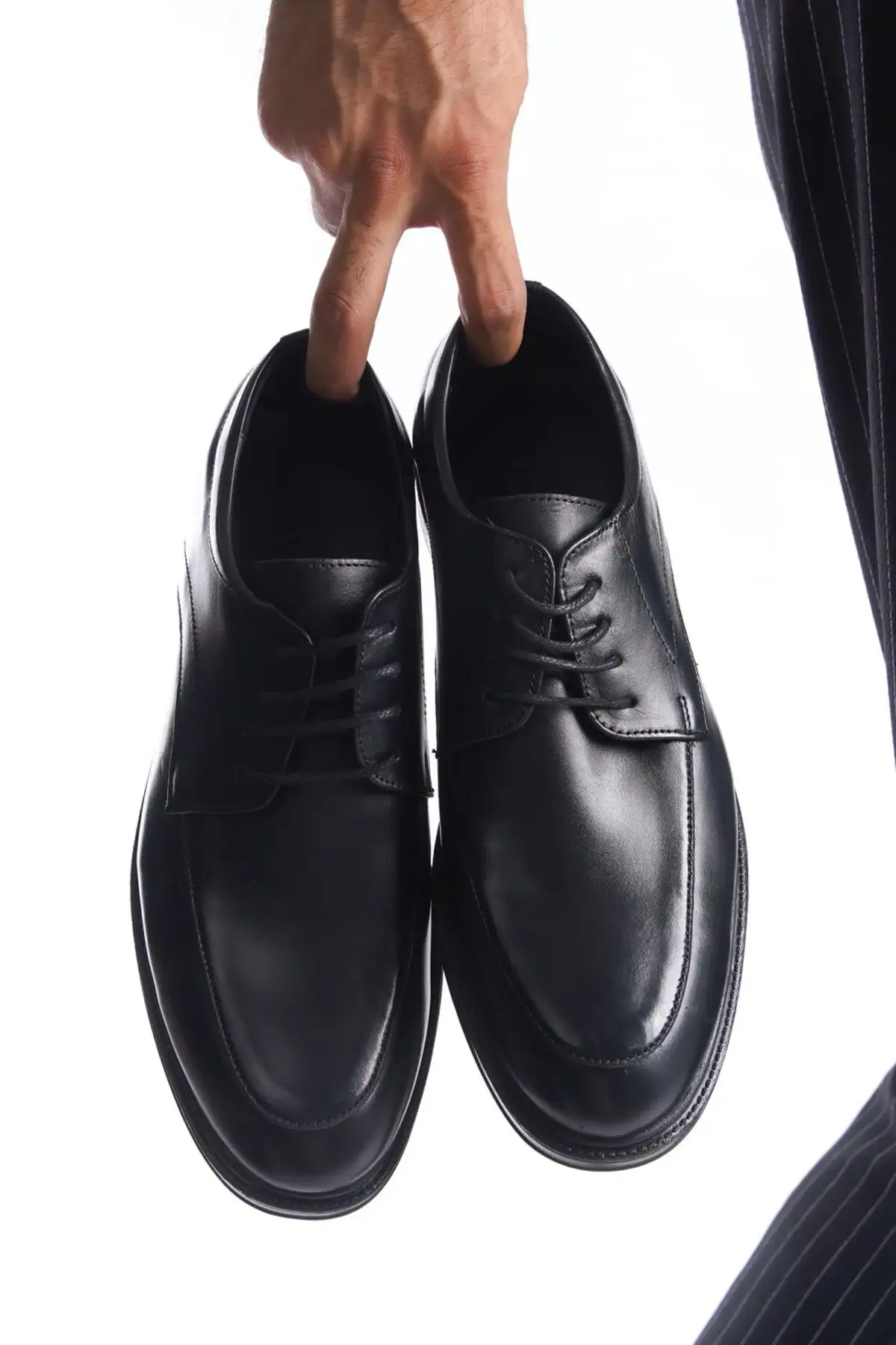 کفش رسمی مردانه  کلاسیک چرمی ، طراحی ایتالیایی، 100% چرم داخلی و خارجی - 4627 کفش رسمی مردانه کلاسیک چرمی ، طراحی ایتالیایی، 100% چرم داخلی و خارجی - 4627