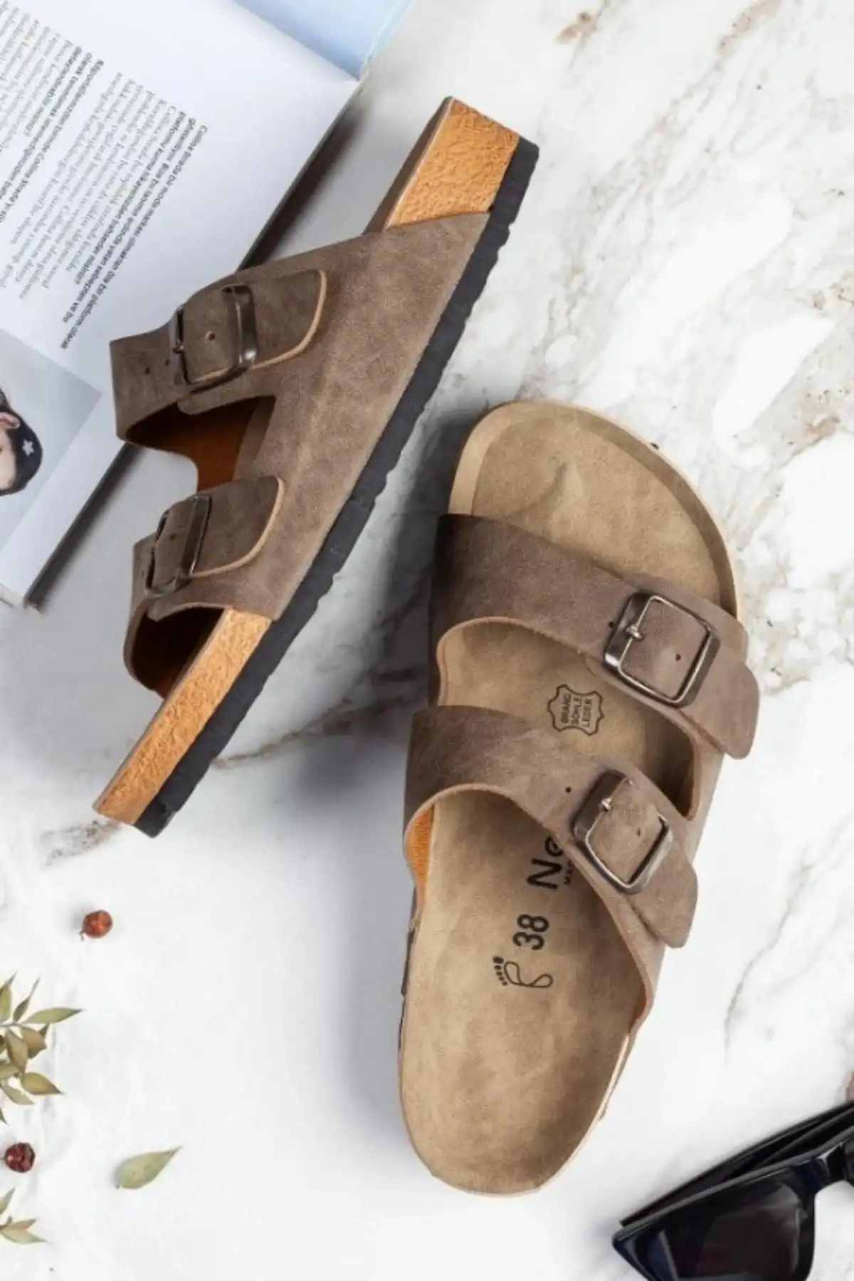 کفش راحتی خانه ترجمه به فارسی:
صندل طبی اورجینال آنجل برای افراد بیخنثی با کفی ارتوپدیک و دو بند قفلدار، راحت برای استفاده روزمره در منزل و خارج از . - 5360 کفش راحتی خانه ترجمه به فارسی: صندل طبی اورجینال آنجل برای افراد بیخنثی با کفی ارتوپدیک و دو بند قفلدار، راحت برای استفاده روزمره در منزل و خارج از . - 5360