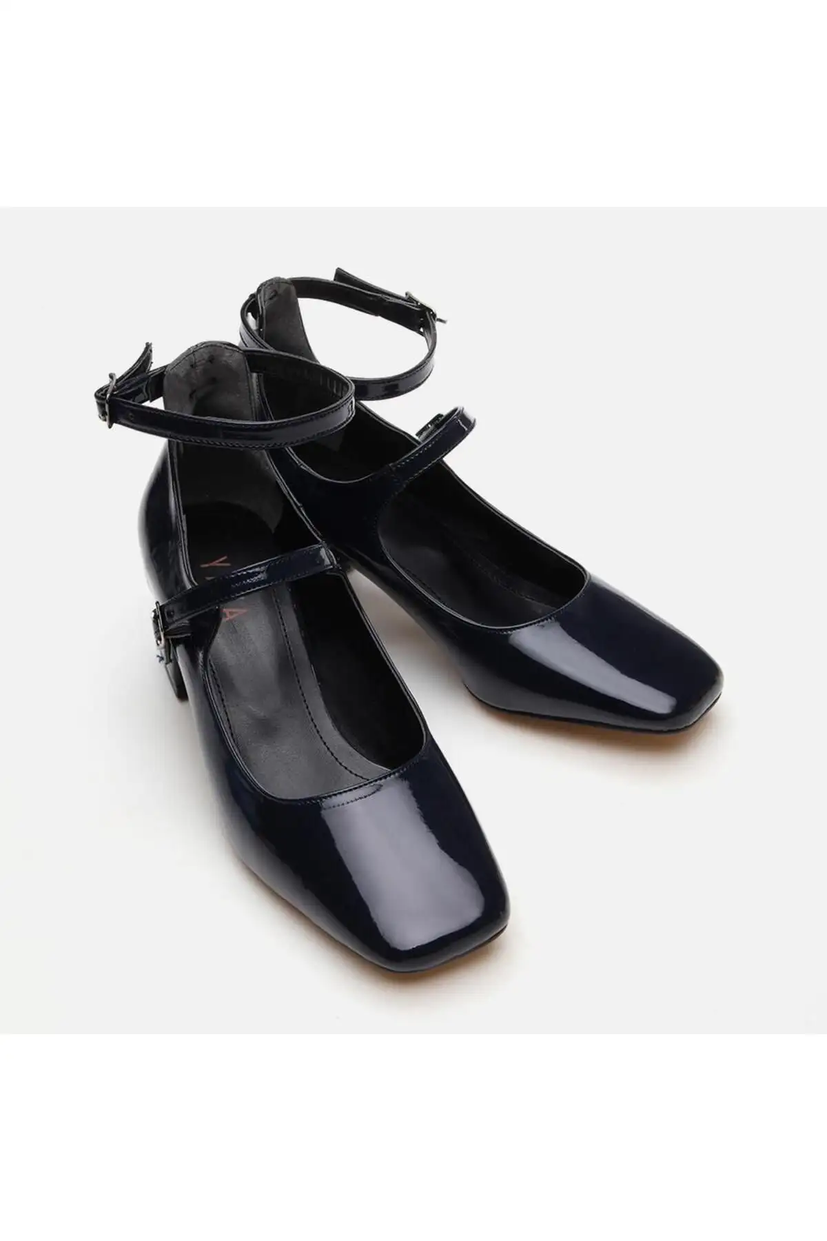 کفش پاشنه بلند زنانه کفش پاشنه بلند زنانه کلاسیک رنگ سرمهای 01AYY295020A680 - 3698 کفش پاشنه بلند زنانه کفش پاشنه بلند زنانه کلاسیک رنگ سرمهای 01AYY295020A680 - 3698