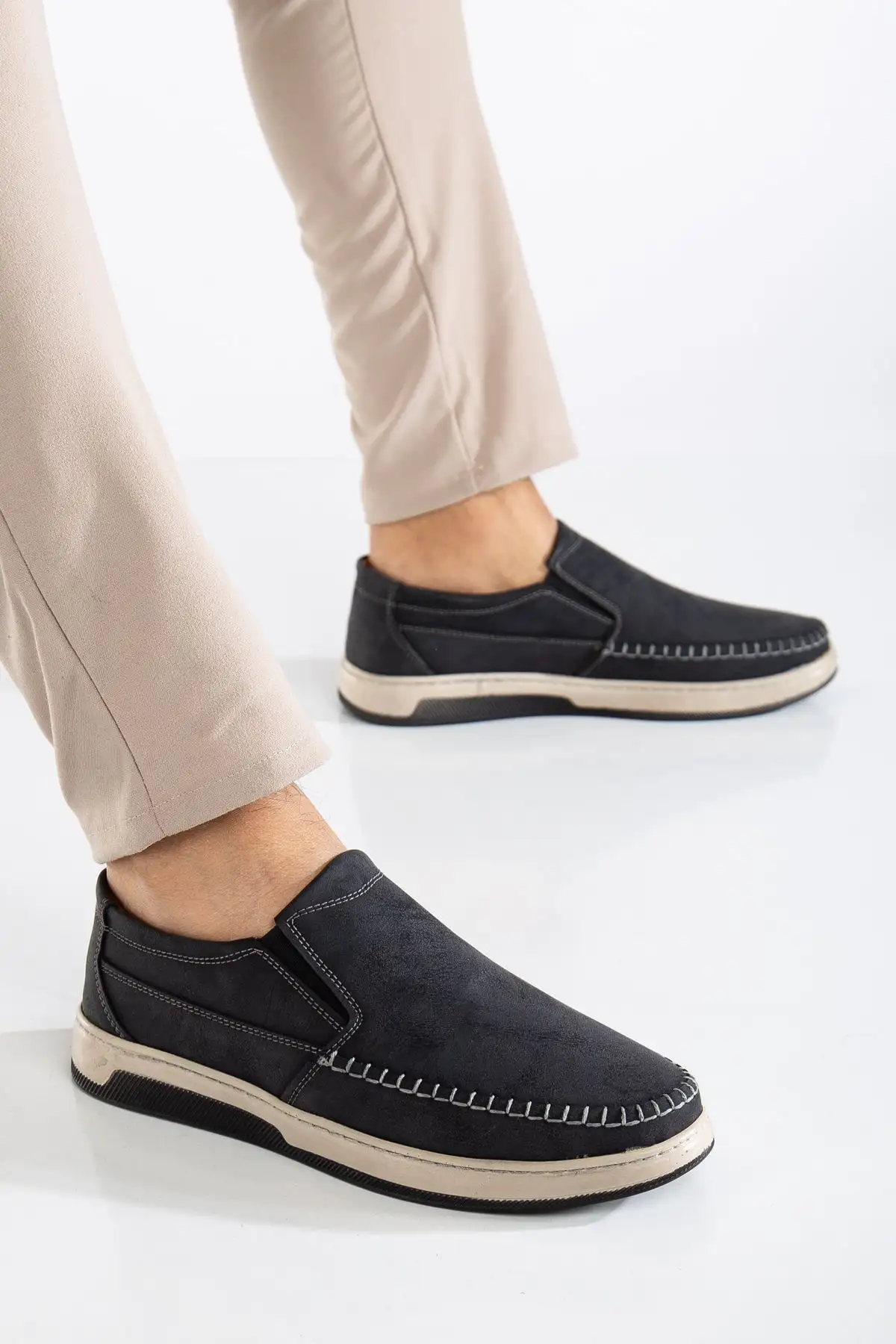 کفش روزمره مردانه کفش مردانه سبک و راحت سیاه جلی ارتوپدیک روزمره - 3946 کفش روزمره مردانه کفش مردانه سبک و راحت سیاه جلی ارتوپدیک روزمره - 3946