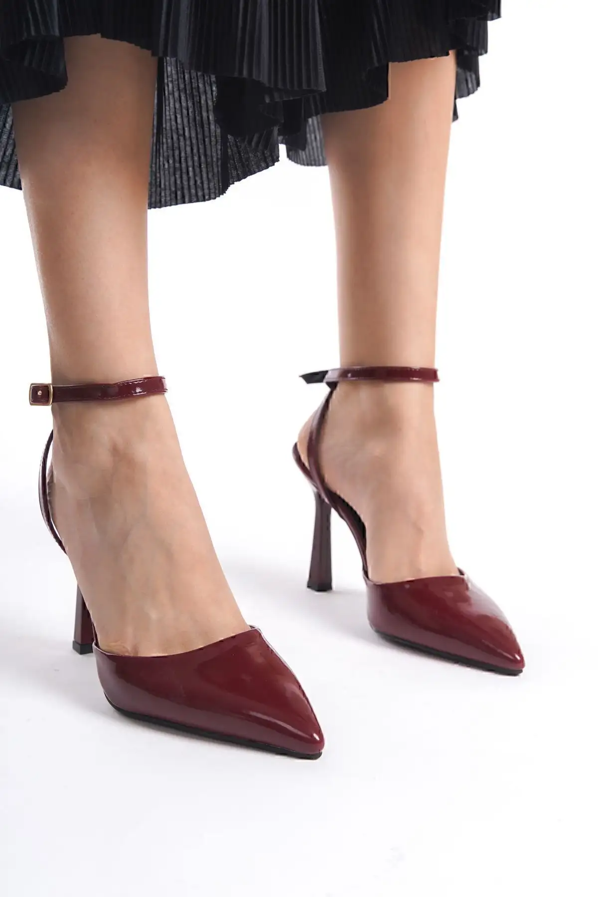 کفش پاشنه بلند زنانه کفش پاشنهدار بندی زنانه به رنگ بوردو - 3692 کفش پاشنه بلند زنانه کفش پاشنهدار بندی زنانه به رنگ بوردو - 3692