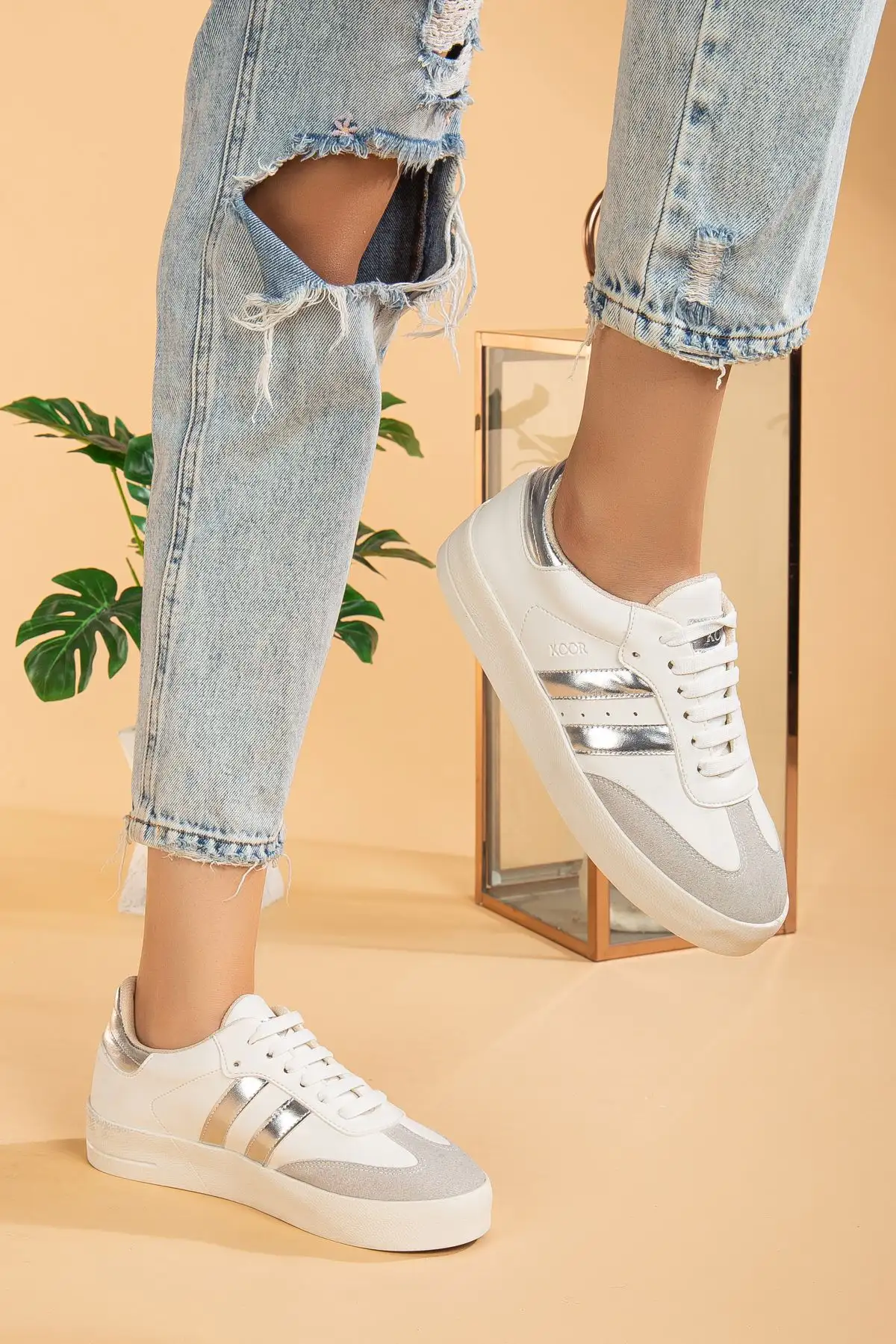 کفش زنانه  ورزشی  اسنیکر - 4042 کفش زنانه ورزشی اسنیکر - 4042