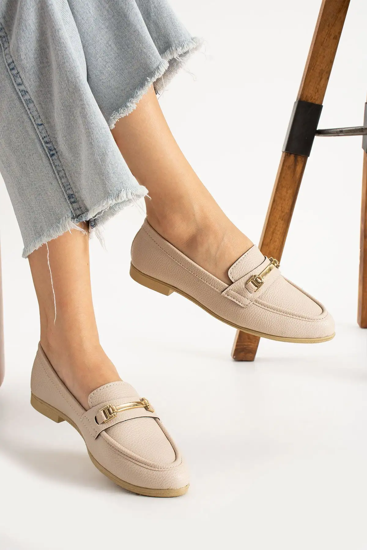 کفش تخت زنانه  روزمره  با جزئیات تاجی، شیک و راحت و ортопедیک - 5187 کفش تخت زنانه روزمره با جزئیات تاجی، شیک و راحت و ортопедیک - 5187