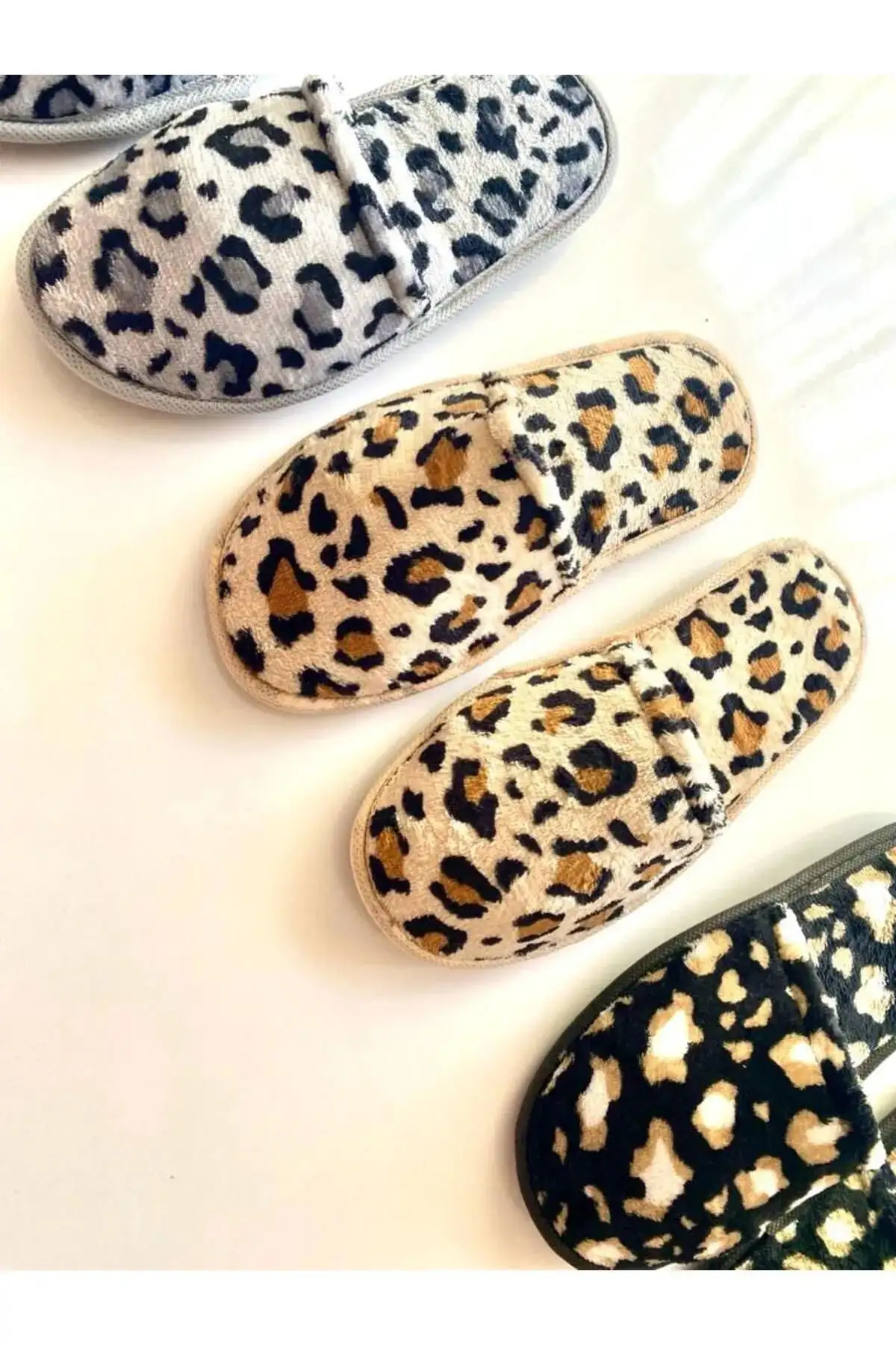 کفش راحتی خانه 1. 5'li Ev Terliği - 5 تایی دمپایی خانگی
2. Misafir Terliği - دمپایی مهمان
3. Çeyiz Terliği - دمپایی چای
4. Bohça Terliği - دمپایی بسته بندی
5. Kışlık Kadın Ev Terliği - دمپایی خانگی زنانه زمستانی
6. Ucuz Terliği - دمپایی ارزان - 3973 کفش راحتی خانه 1. 5'li Ev Terliği - 5 تایی دمپایی خانگی 2. Misafir Terliği - دمپایی مهمان 3. Çeyiz Terliği - دمپایی چای 4. Bohça Terliği - دمپایی بسته بندی 5. Kışlık Kadın Ev Terliği - دمپایی خانگی زنانه زمستانی 6. Ucuz Terliği - دمپایی ارزان - 3973