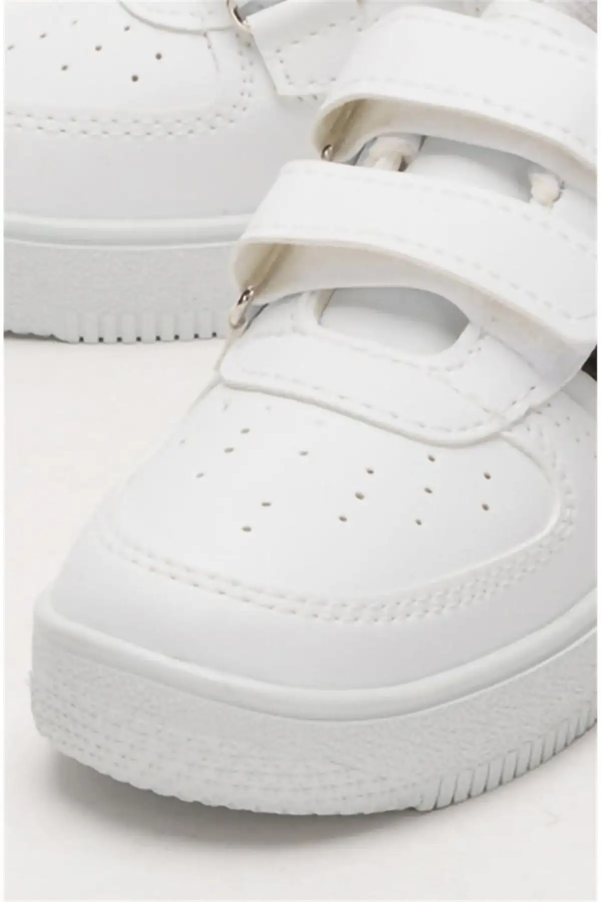 کفش پسرانه کفش ورزشی کودکانه سفید-سیاه - 3754 کفش پسرانه کفش ورزشی کودکانه سفید-سیاه - 3754