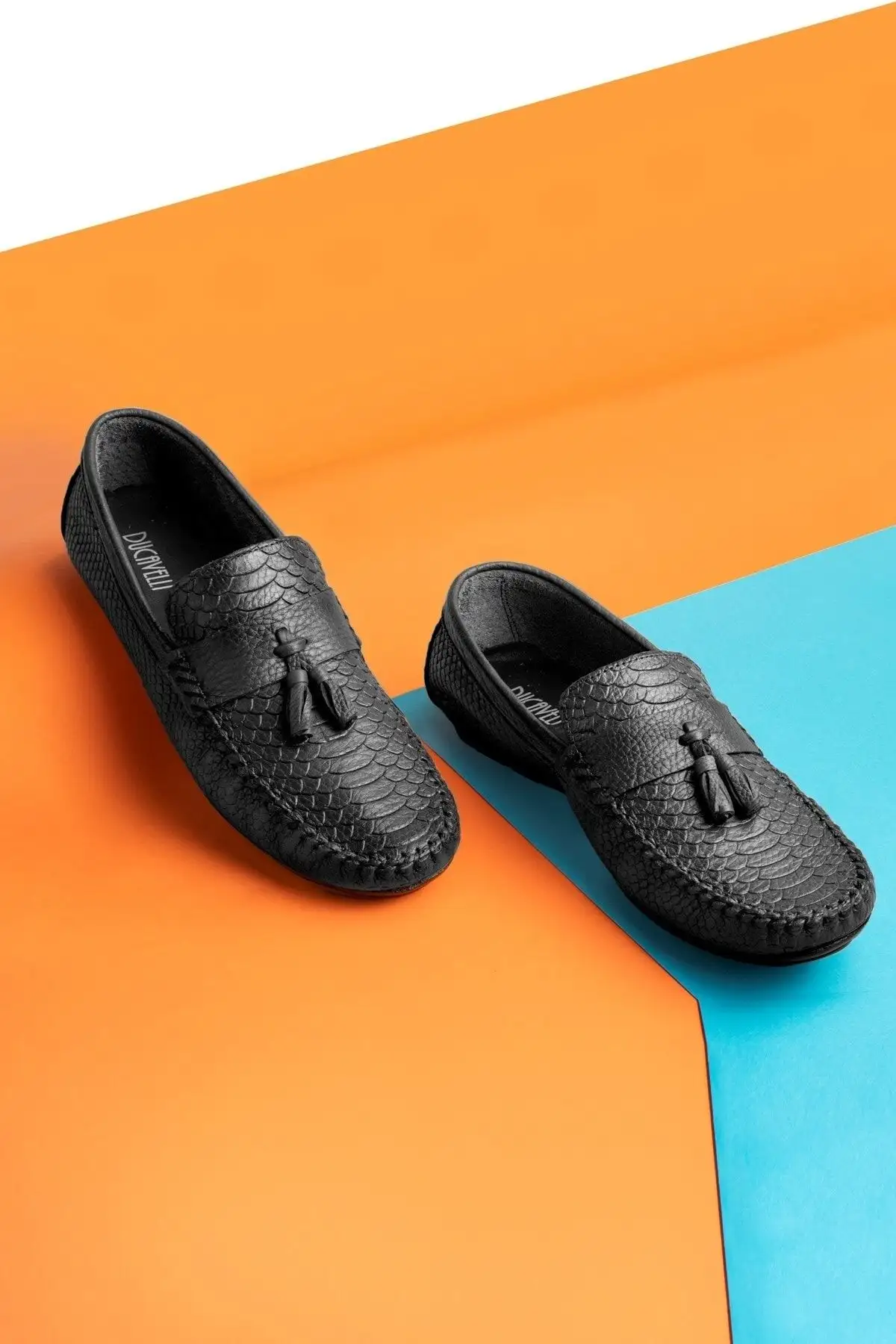 کفش سایز بزرگ مردانه 1.  روزمره  از چرم طبیعی
2.  لوفر راگ - 5056 کفش سایز بزرگ مردانه 1. روزمره از چرم طبیعی 2. لوفر راگ - 5056