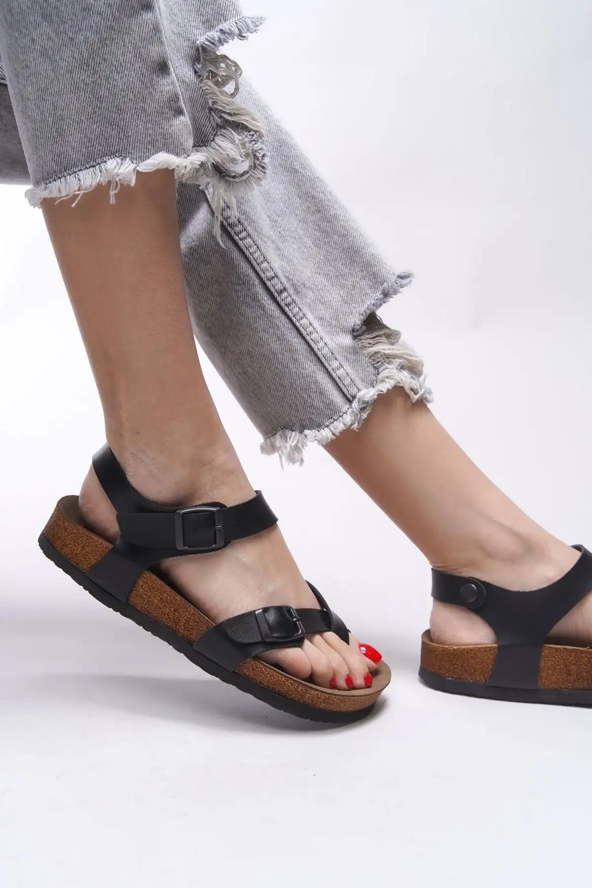 کفش صندل زنانه سندل  کلارمیت با زبانه جداشده کد 0012503 مشکی چرم - 4879 کفش صندل زنانه سندل کلارمیت با زبانه جداشده کد 0012503 مشکی چرم - 4879