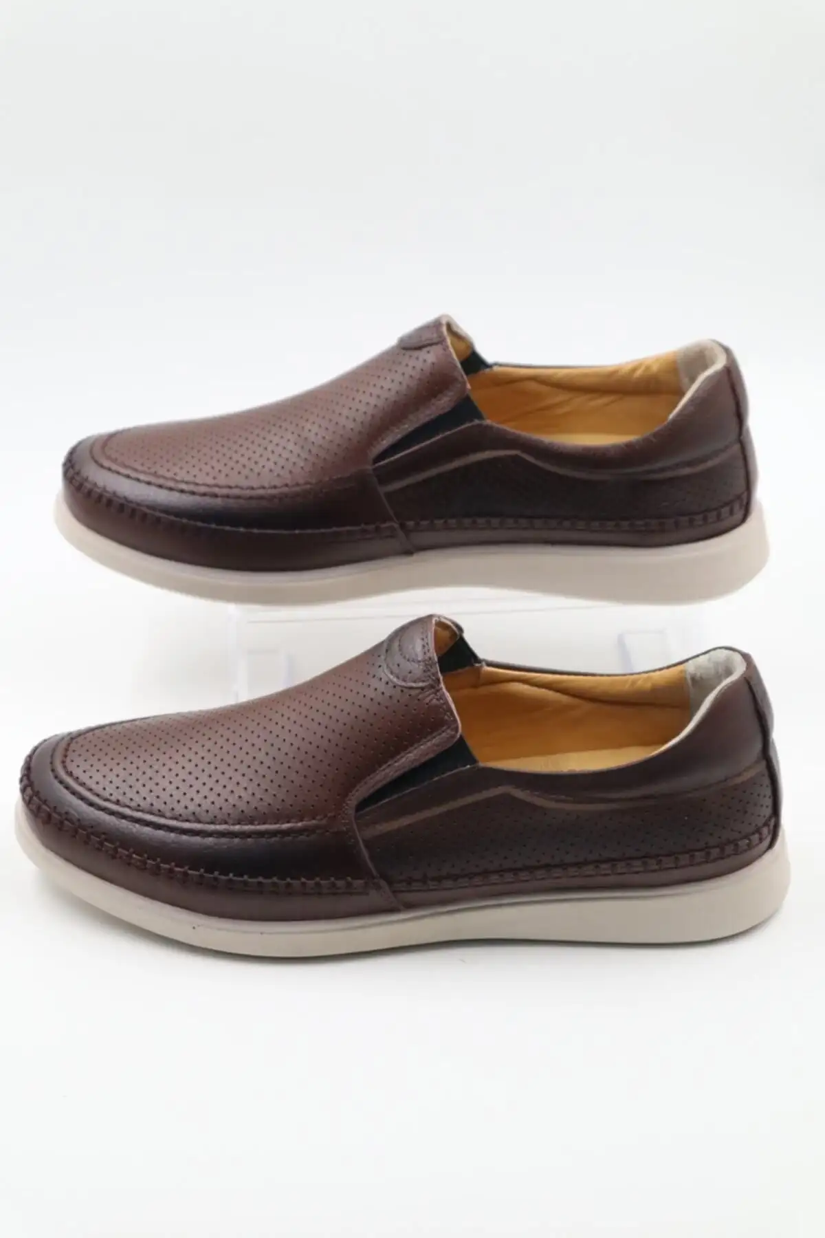 کفش روزمره مردانه    از جنس چرم طبیعی سبک و فوقالعاده راحت رنگ قهوهای - 4771 کفش روزمره مردانه از جنس چرم طبیعی سبک و فوقالعاده راحت رنگ قهوهای - 4771