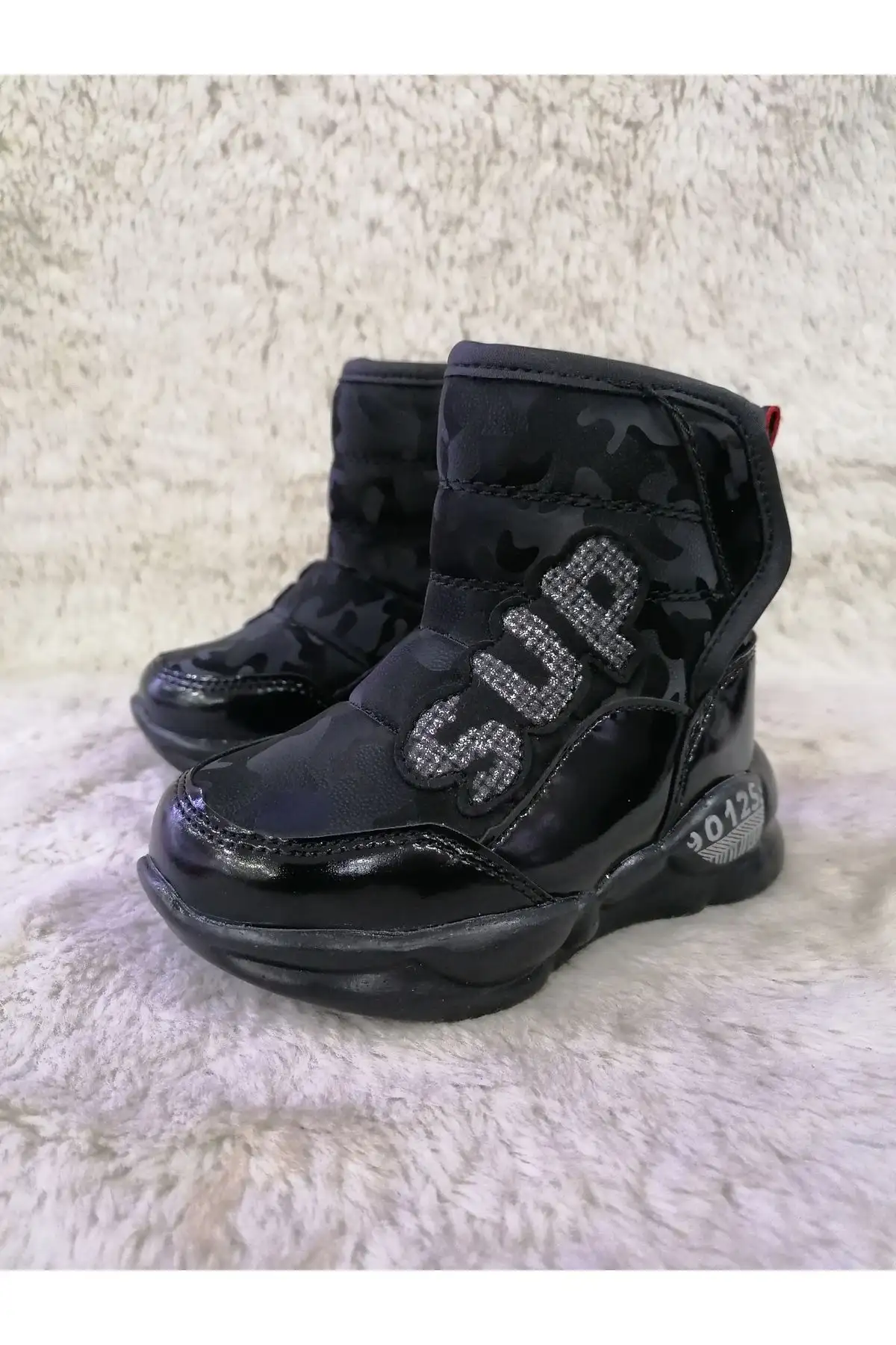 بوت بچگانه بوت دخترانه با باند کناری و زیره بسیار سبک. - 3412 بوت بچگانه بوت دخترانه با باند کناری و زیره بسیار سبک. - 3412