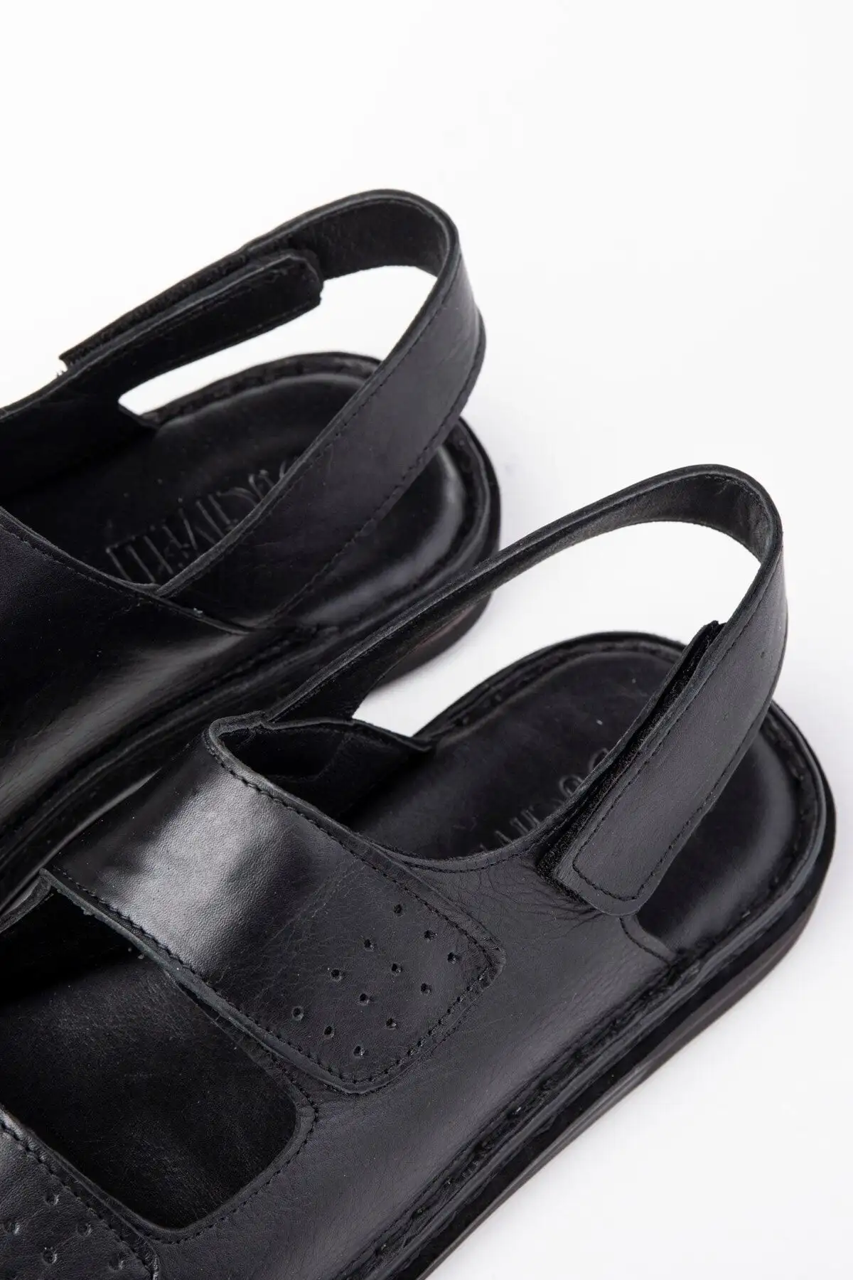 سایز بزرگ مردانه - صندل مردانه چرم طبیعی لواس
- صندل چرم طبیعی
- صندل با کفی ارتوپدیک - 3507 سایز بزرگ مردانه - صندل مردانه چرم طبیعی لواس - صندل چرم طبیعی - صندل با کفی ارتوپدیک - 3507