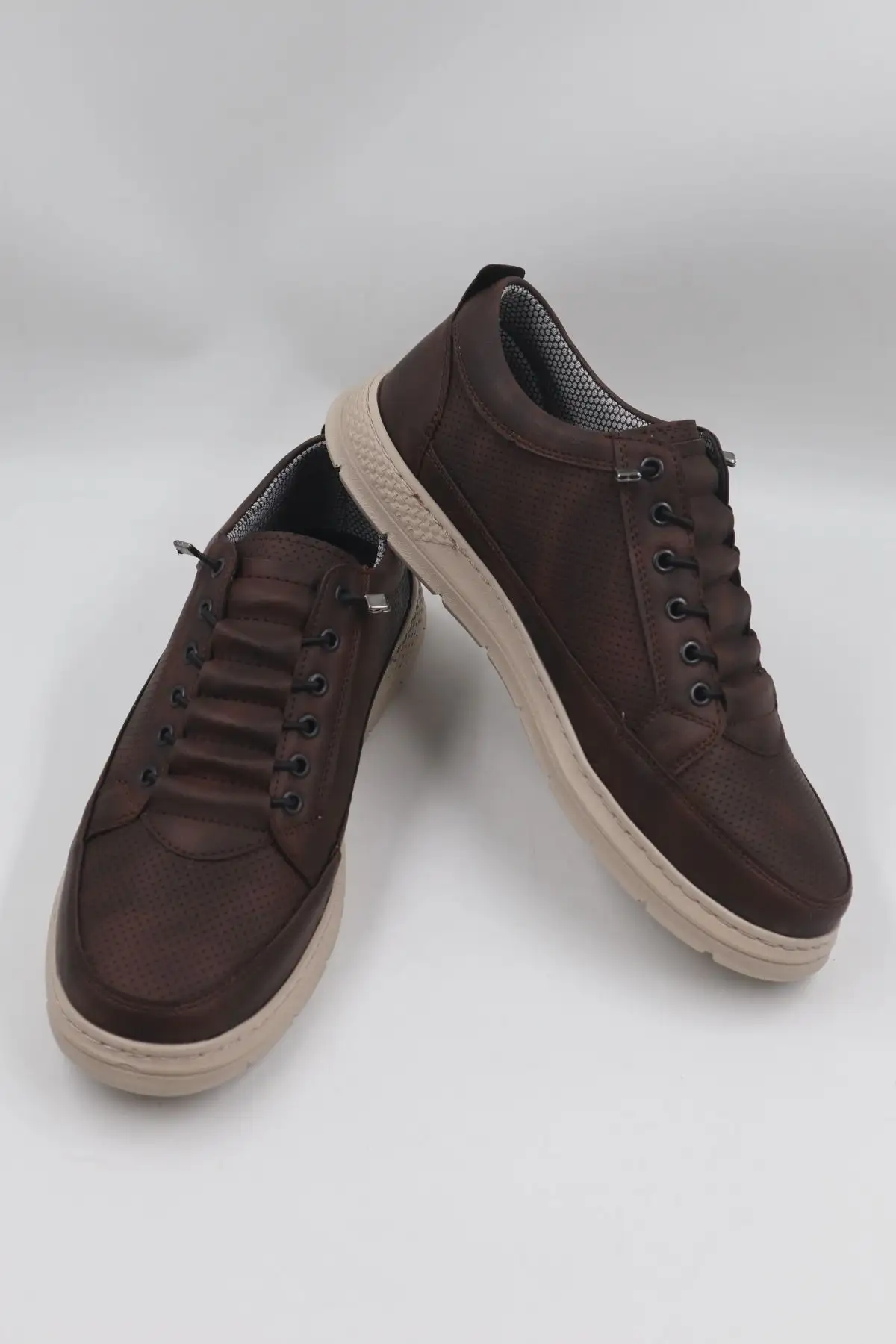 کفش روزمره مردانه کفش مردانه راحت و سبک با بند و با کفی ارگونومیک - 3949 کفش روزمره مردانه کفش مردانه راحت و سبک با بند و با کفی ارگونومیک - 3949