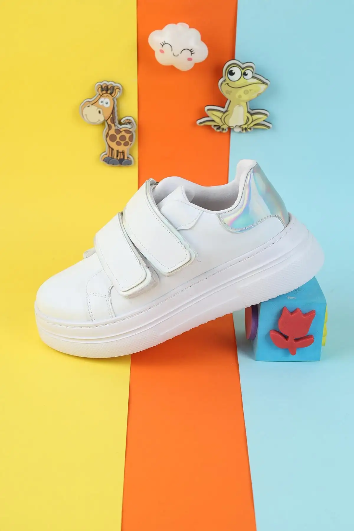 کفش دخترانه کفش ورزشی بچگانه یونی سکس انعطافپذیر و هواگیر، کفش روزمره سفید ساده ورزشی اسنیکر. - 3817 کفش دخترانه کفش ورزشی بچگانه یونی سکس انعطافپذیر و هواگیر، کفش روزمره سفید ساده ورزشی اسنیکر. - 3817