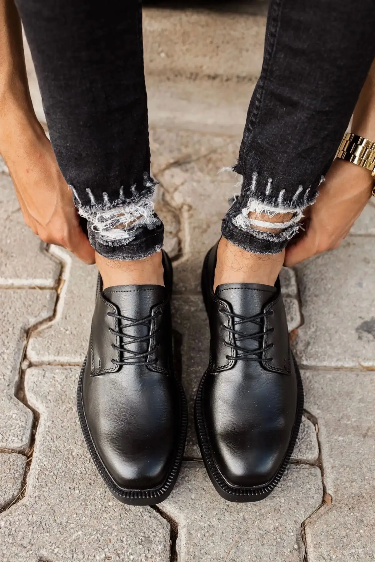 کفش رسمی مردانه   کلاسیک بندی مشکی کمن مدل CH001 FST - 4002 کفش رسمی مردانه کلاسیک بندی مشکی کمن مدل CH001 FST - 4002