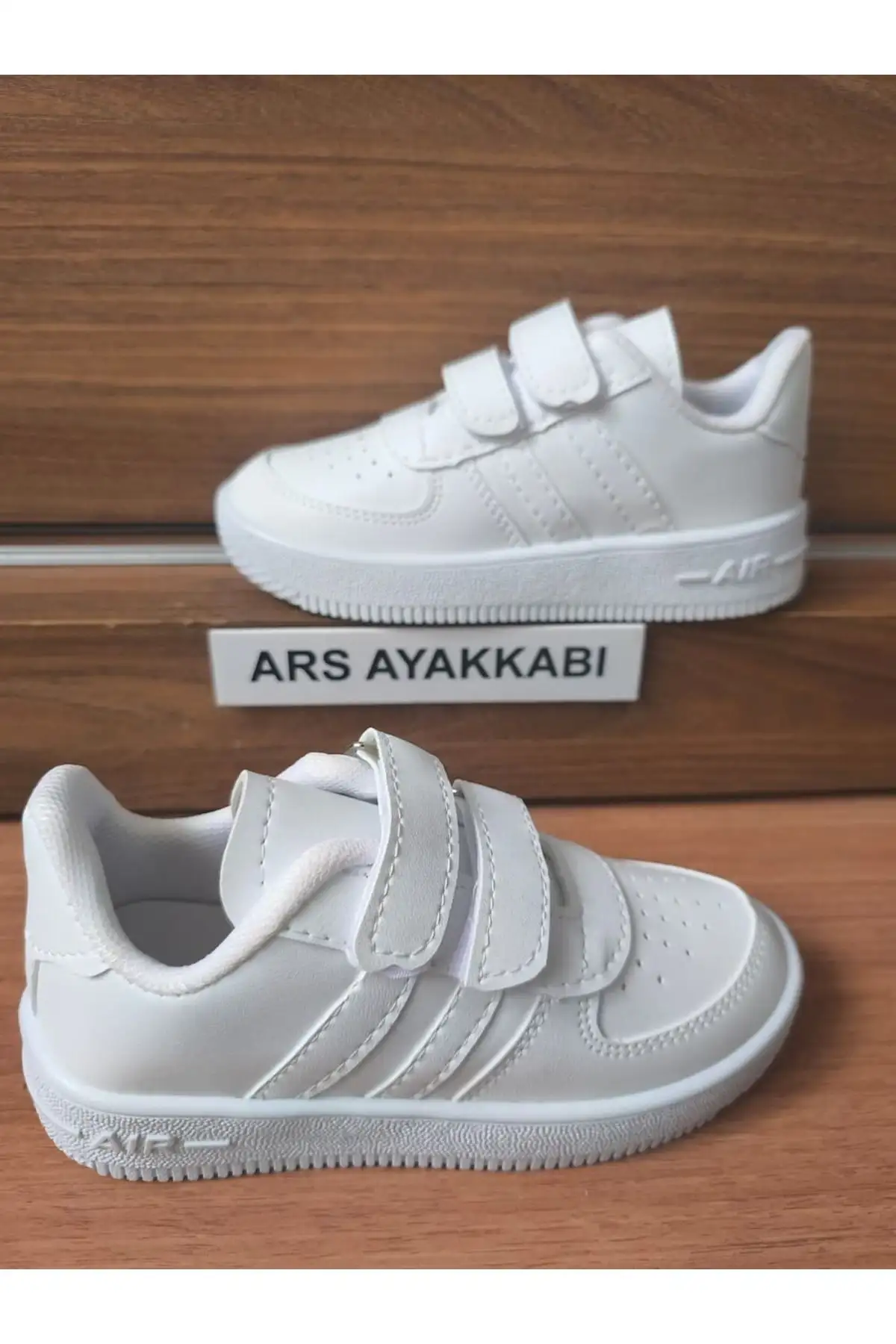 کفش بچگانه کفش ورزشی راحت و سبک بچگانه (پسرانه و دخترانه) سفید با نوار چسبی و دو نوار. - 3591 کفش بچگانه کفش ورزشی راحت و سبک بچگانه (پسرانه و دخترانه) سفید با نوار چسبی و دو نوار. - 3591