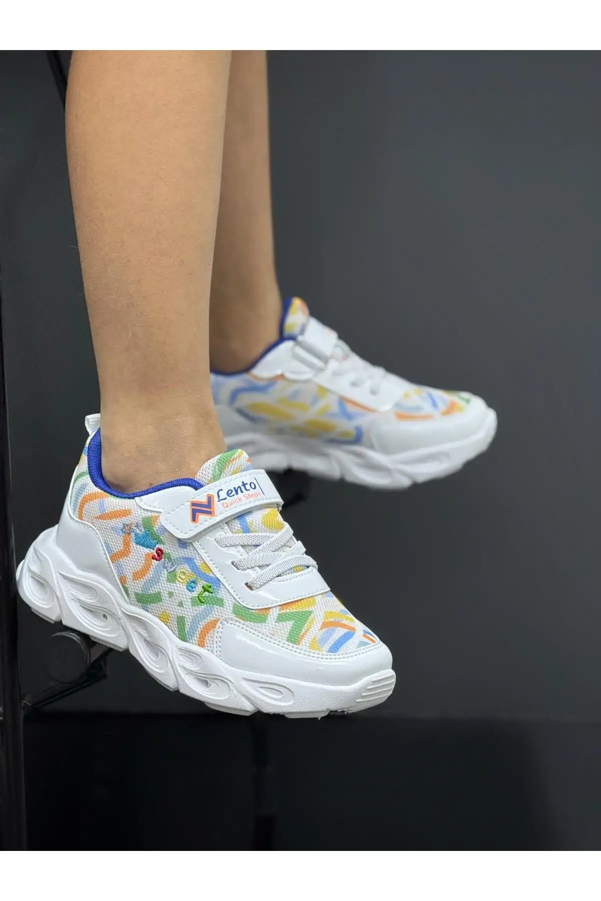 کفش پسرانه کفش ورزشی اورتپدیک بچهگانه یونیسکس وان با چراغ (لامپدار) - 3760 کفش پسرانه کفش ورزشی اورتپدیک بچهگانه یونیسکس وان با چراغ (لامپدار) - 3760